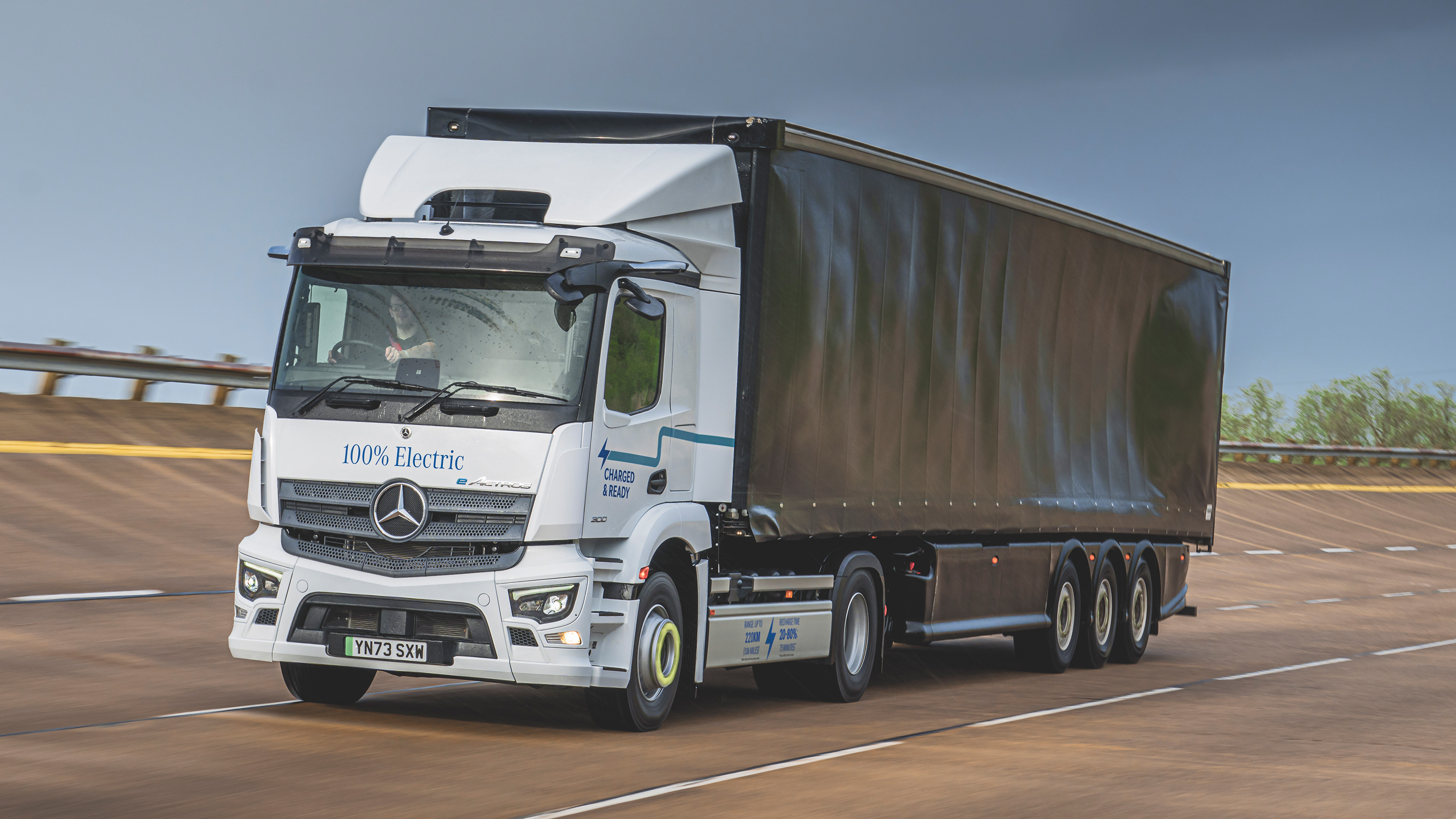 Mercedes-Benz eActros front