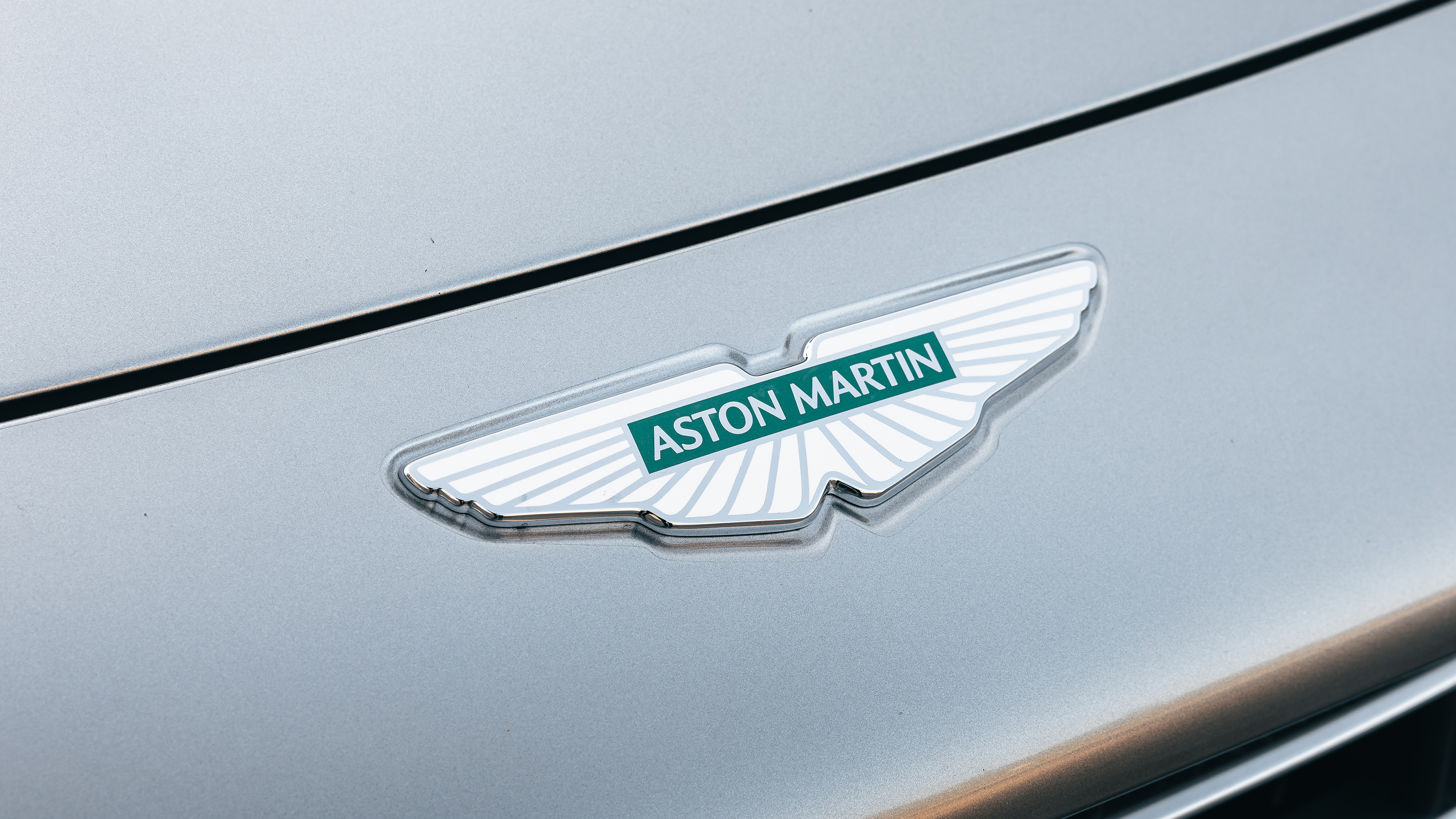 Aston Martin Vantage badge