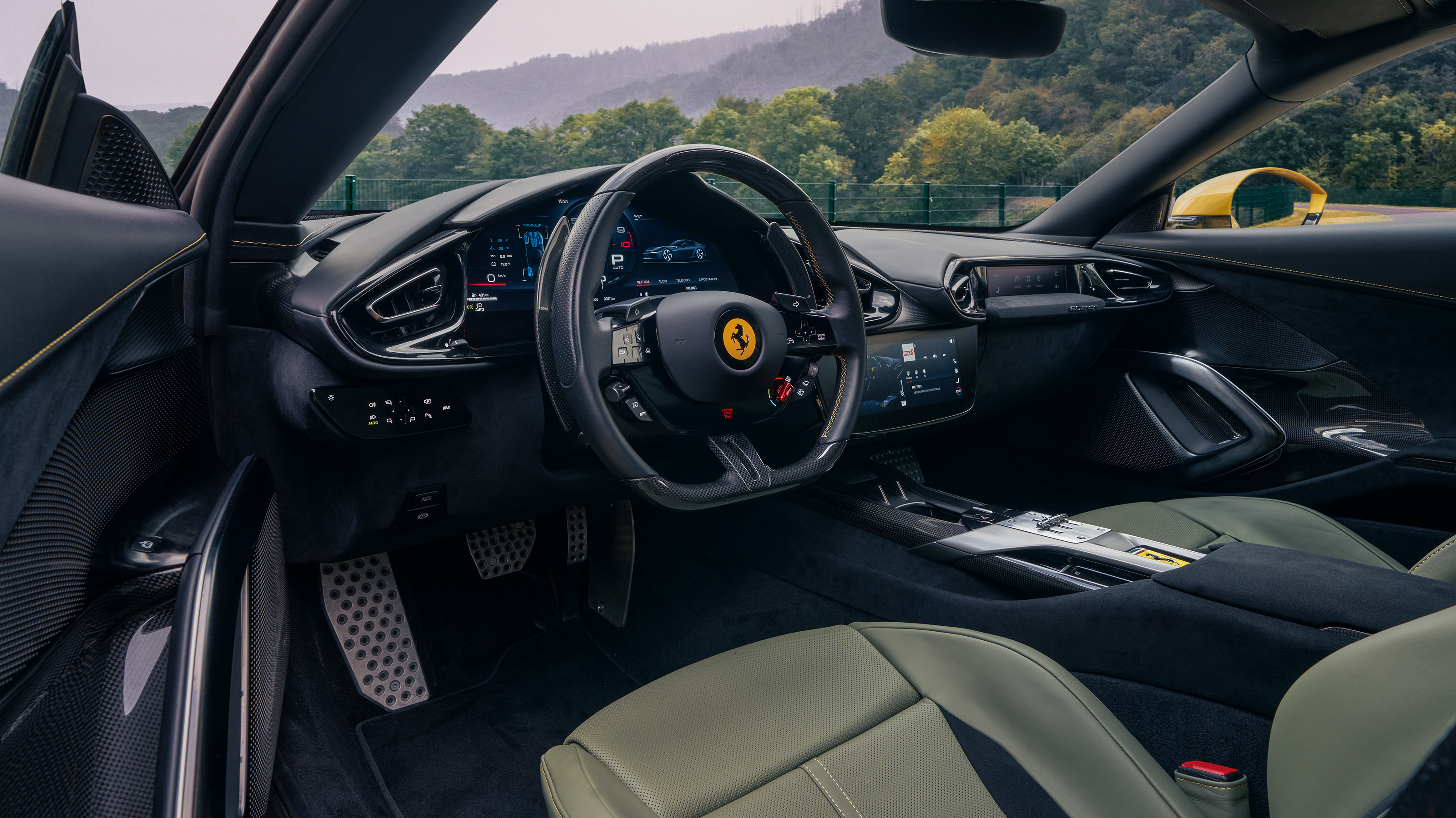 Ferrari 12Cilindri interior