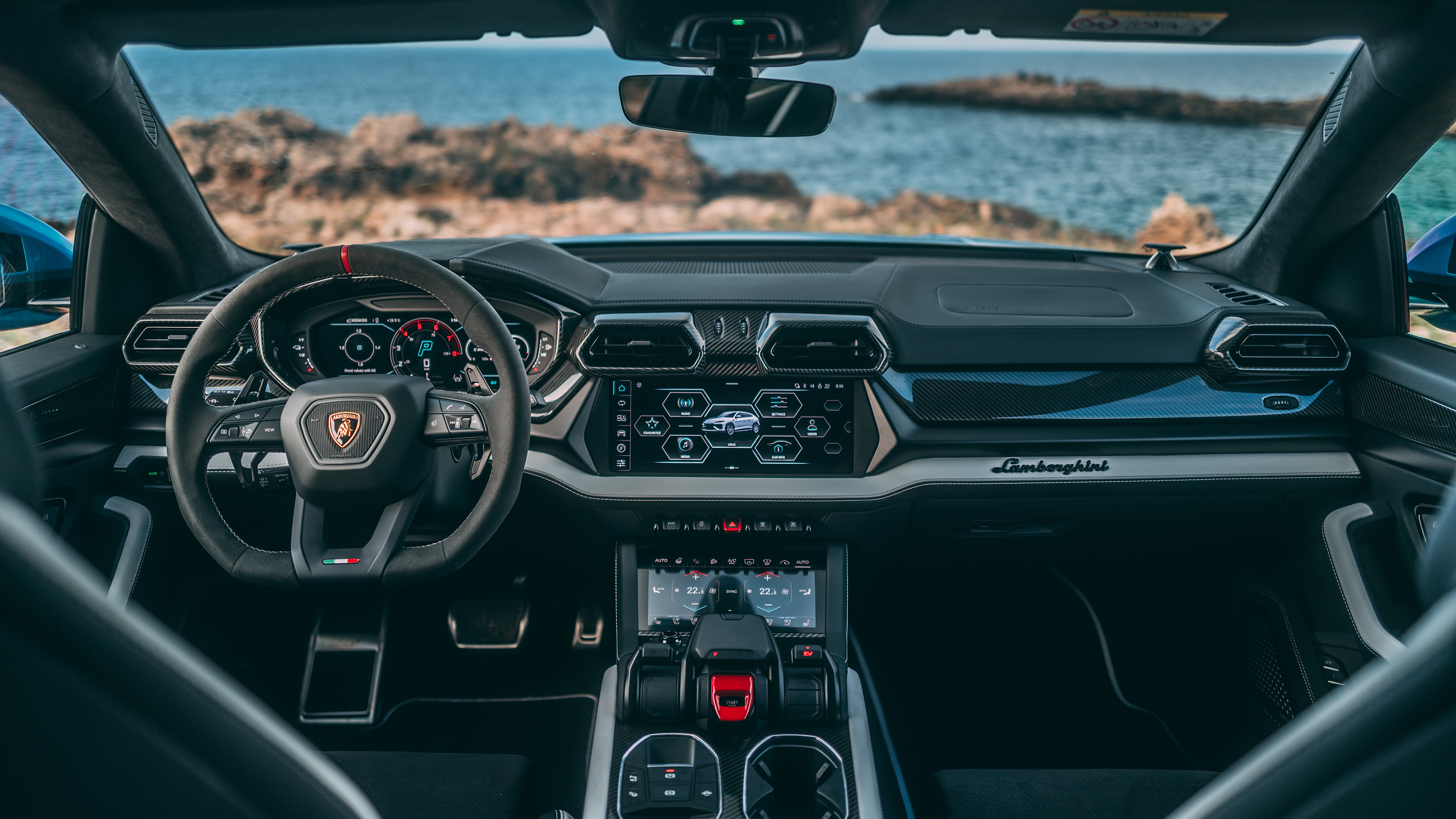 Lamborghini Urus SE interior