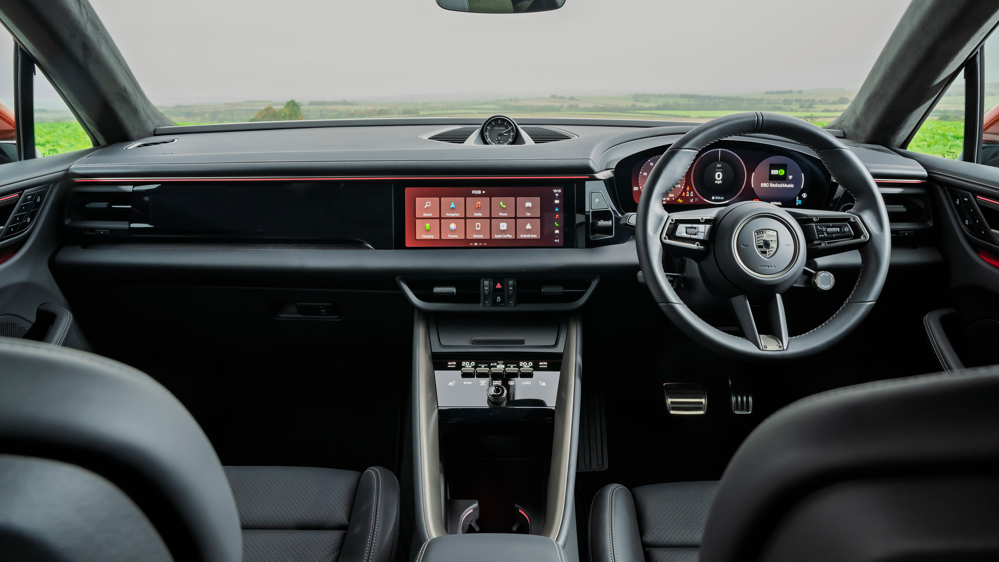 Porsche Macan interior