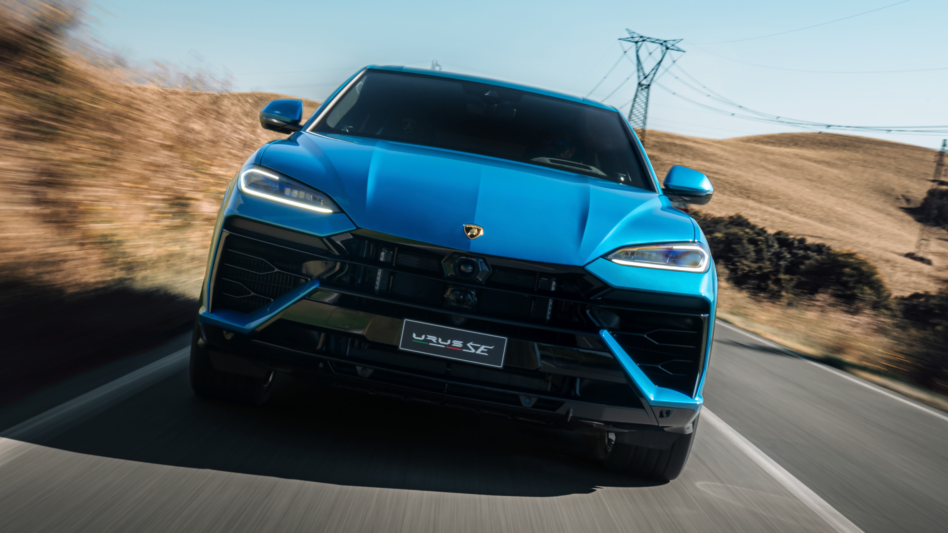 Lamborghini Urus SE exterior front 