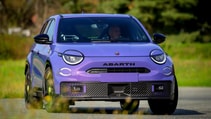 Abarth 600e exterior front dynamic