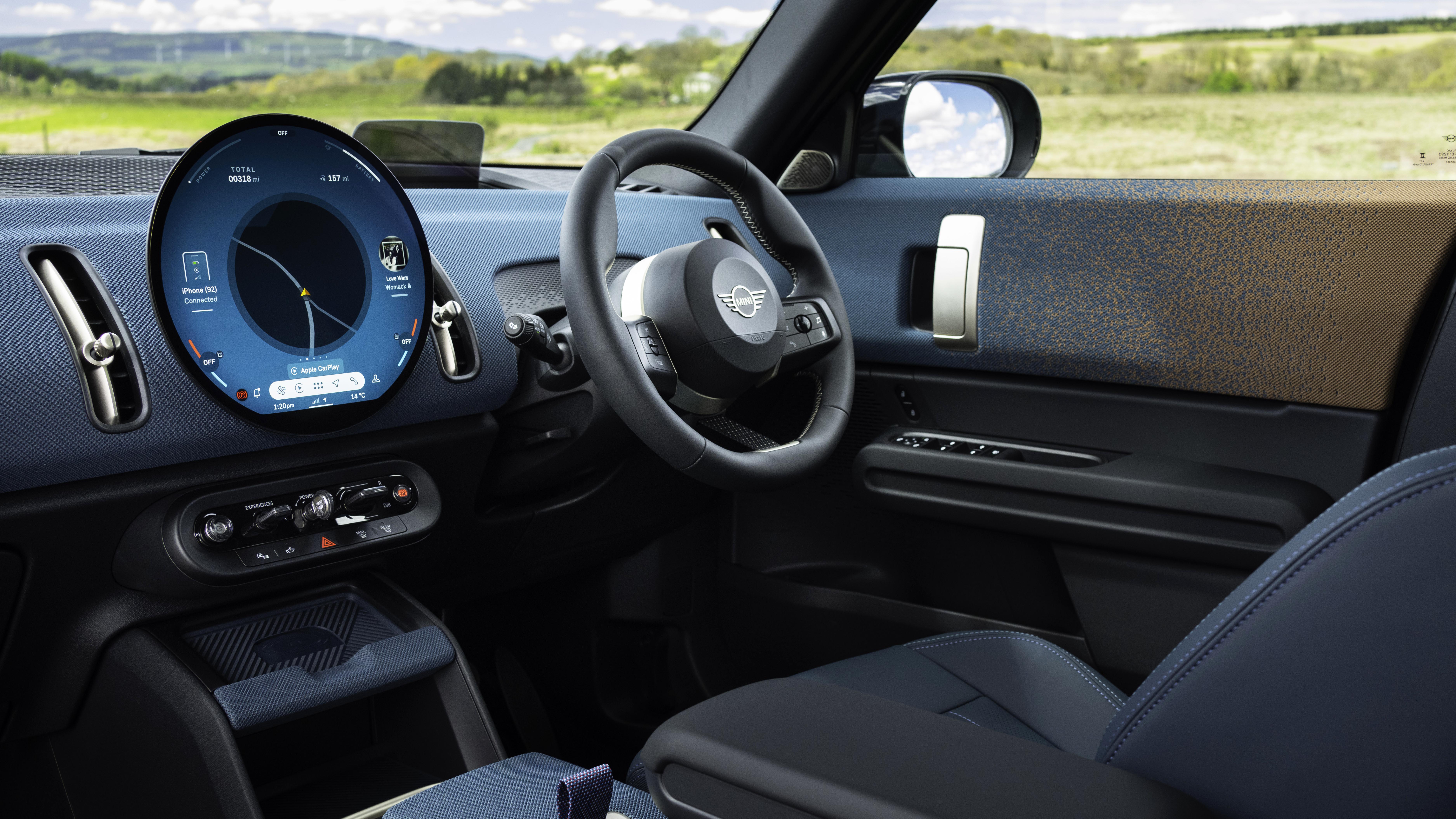 Mini Countryman electric interior