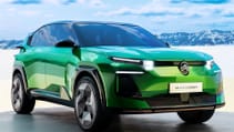 Static shot of Citroen C5 Aircross concept from front