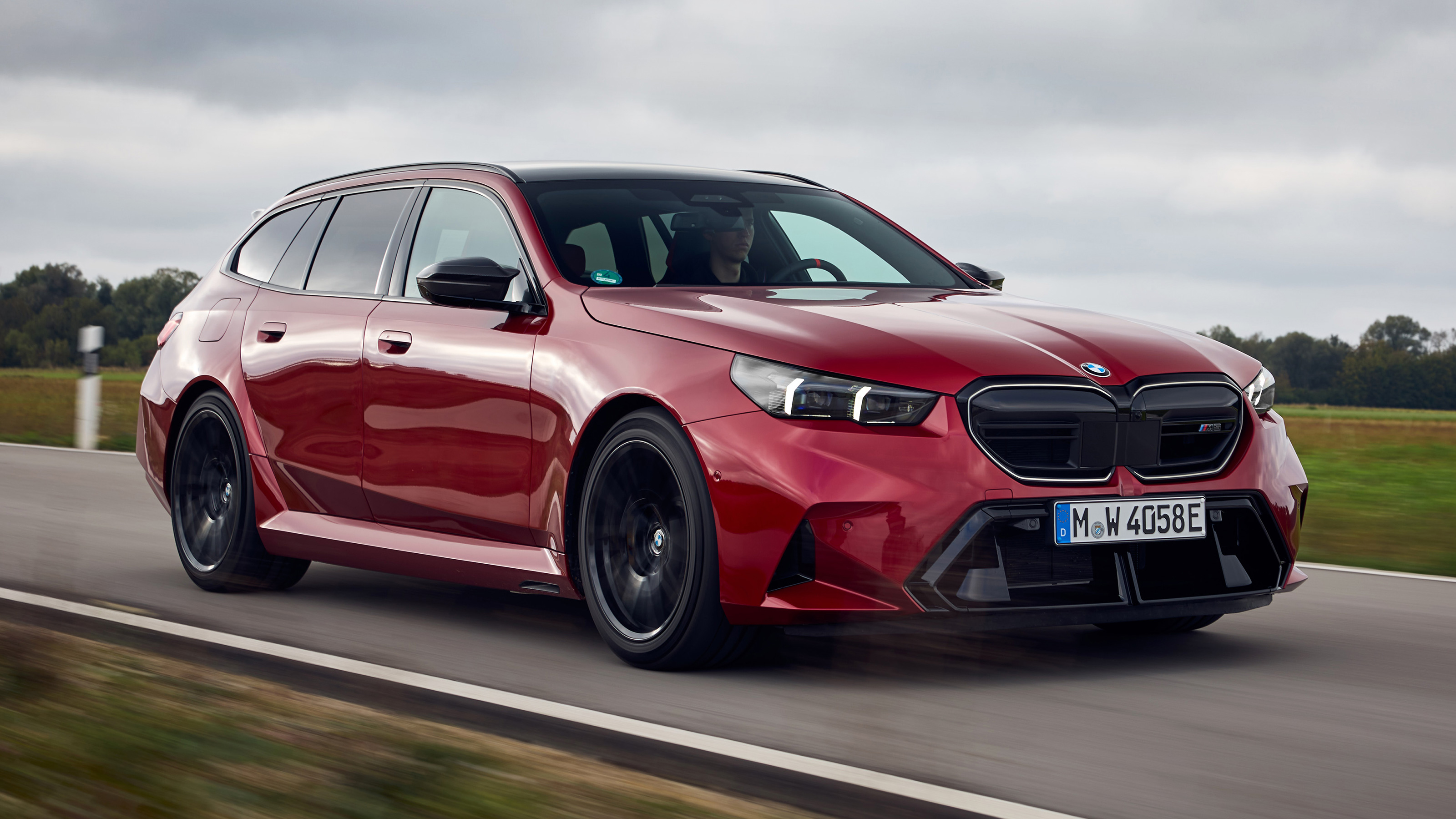 BMW M5 Touring front