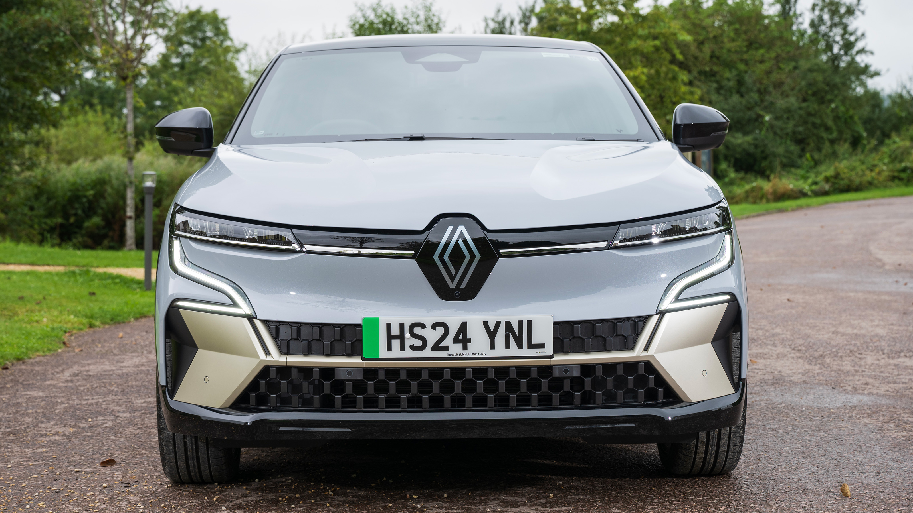 Renault Megane E-Tech Electric front