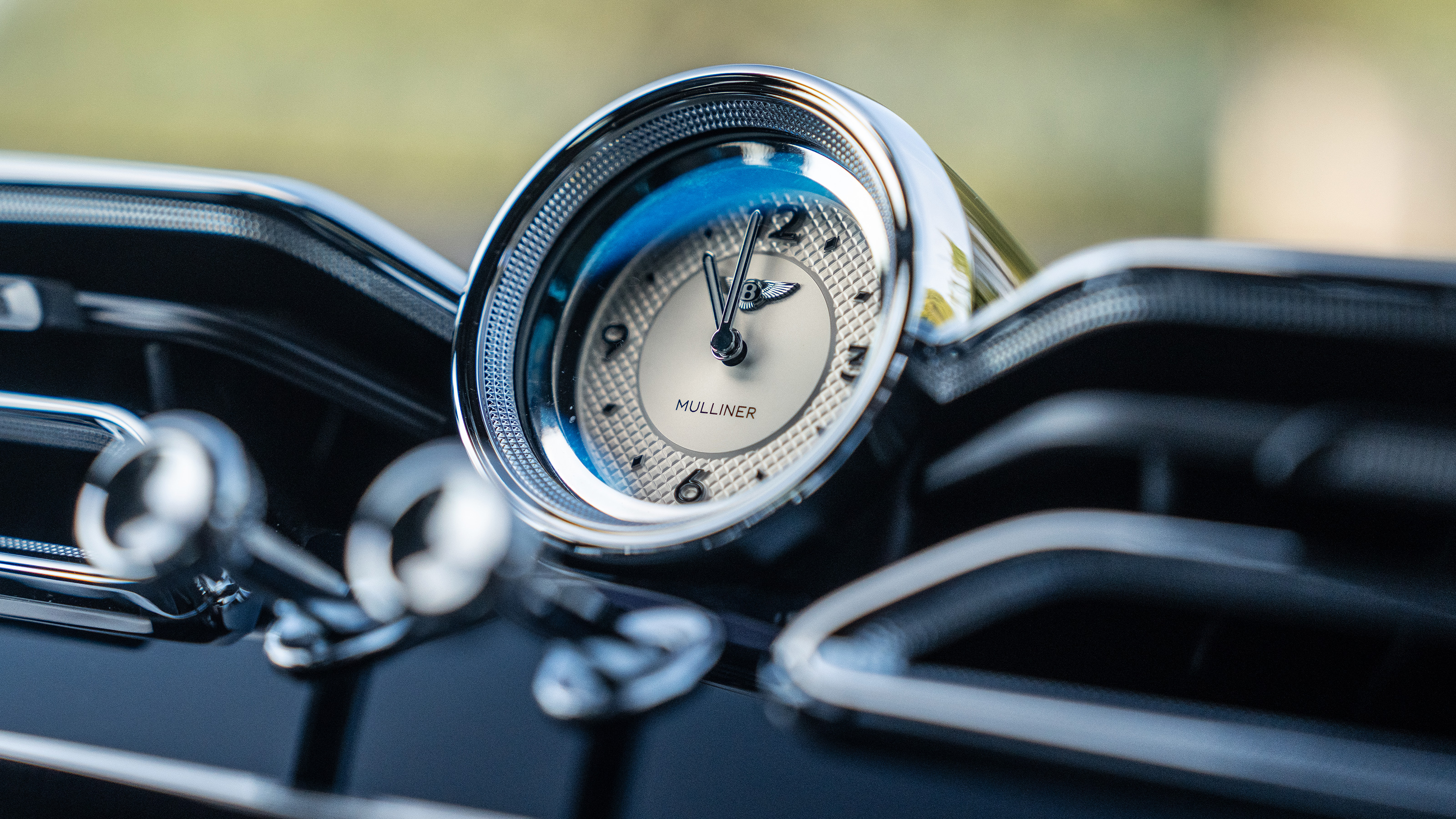 Bentley Bentayga clock