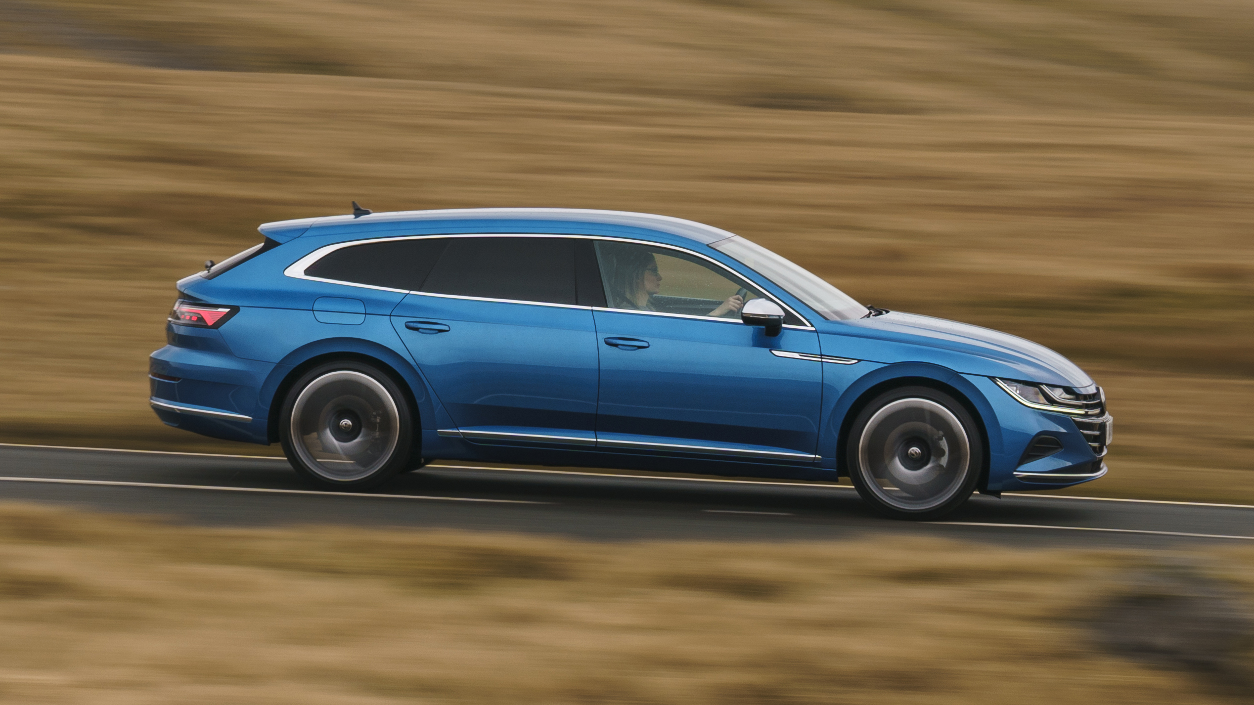 Volkswagen Arteon Shooting Brake profile