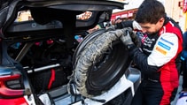 Scott Martin changing tyre