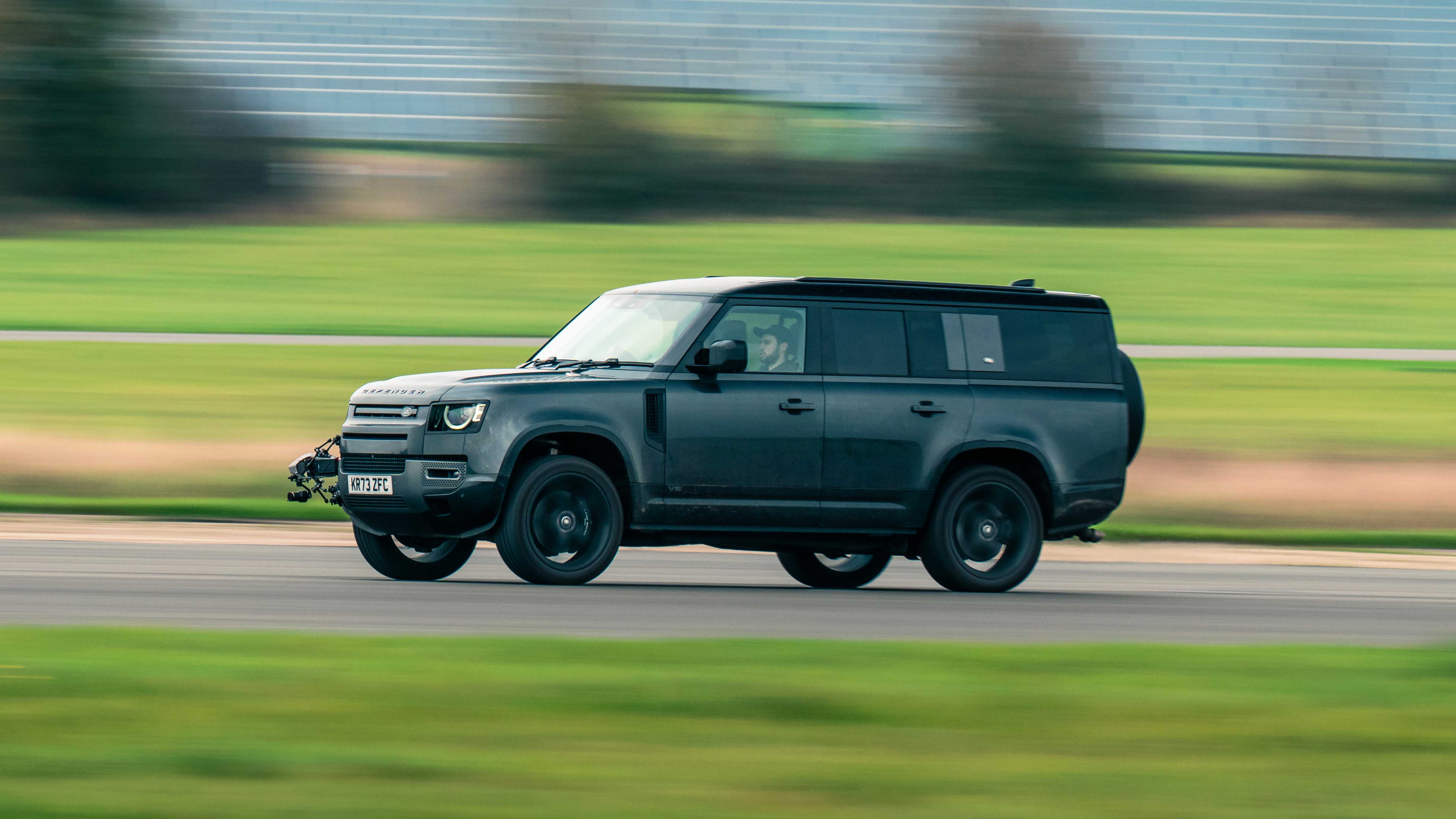 Land Rover Defender 130