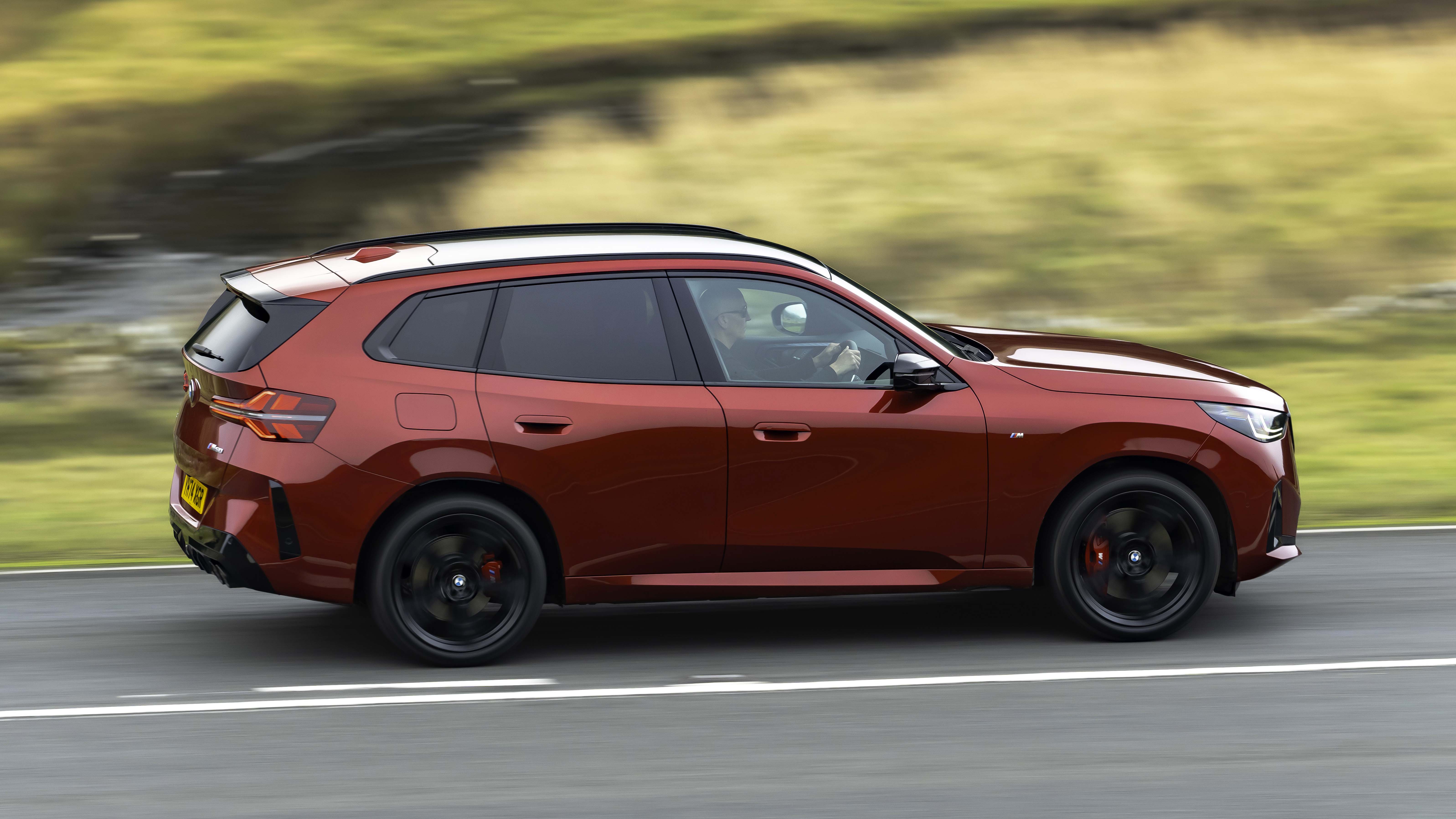 BMW X3 M50 exterior side dynamic