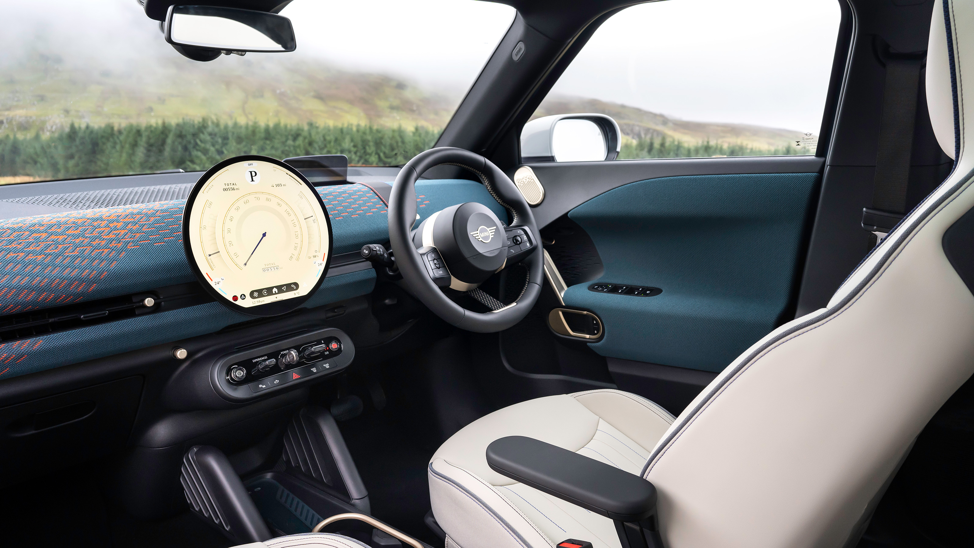 Mini Aceman interior