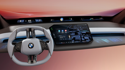 Cockpit shot of the BMW iDrive in the Neue Klasse series