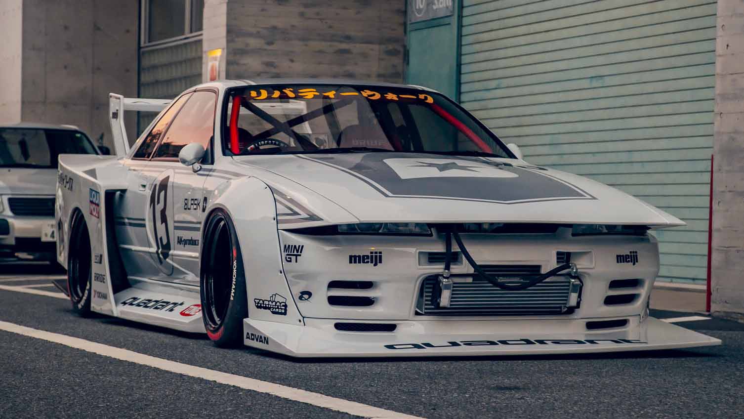 Liberty Walk Kaido Works Nissan Skyline R32 GT-R