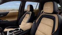 Chevrolet Equinox (US) front seats