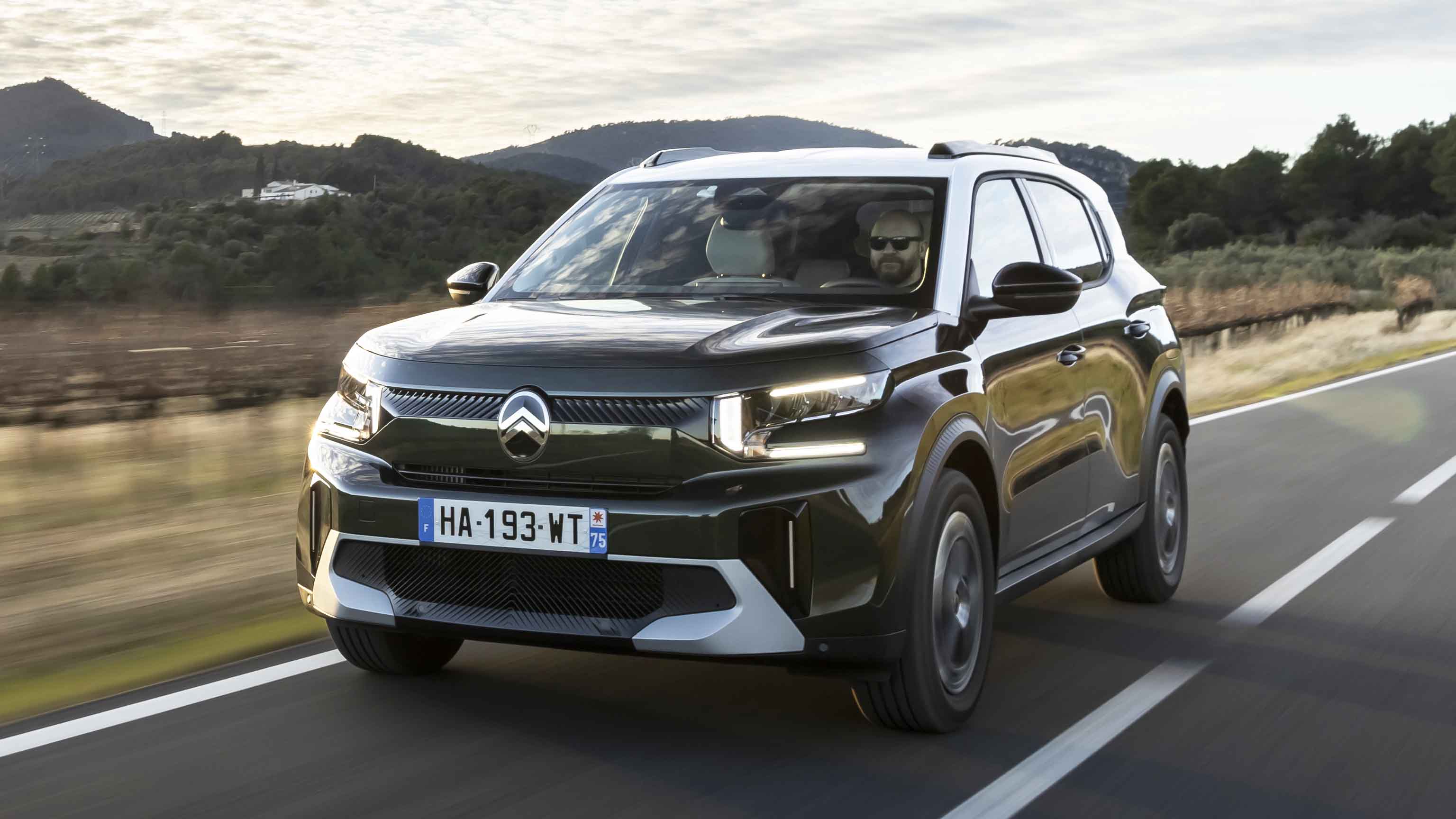 Citroen C3 Aircross hybrid exterior front three quater dynamic