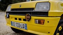 Close up of Renault R5 GTL front end