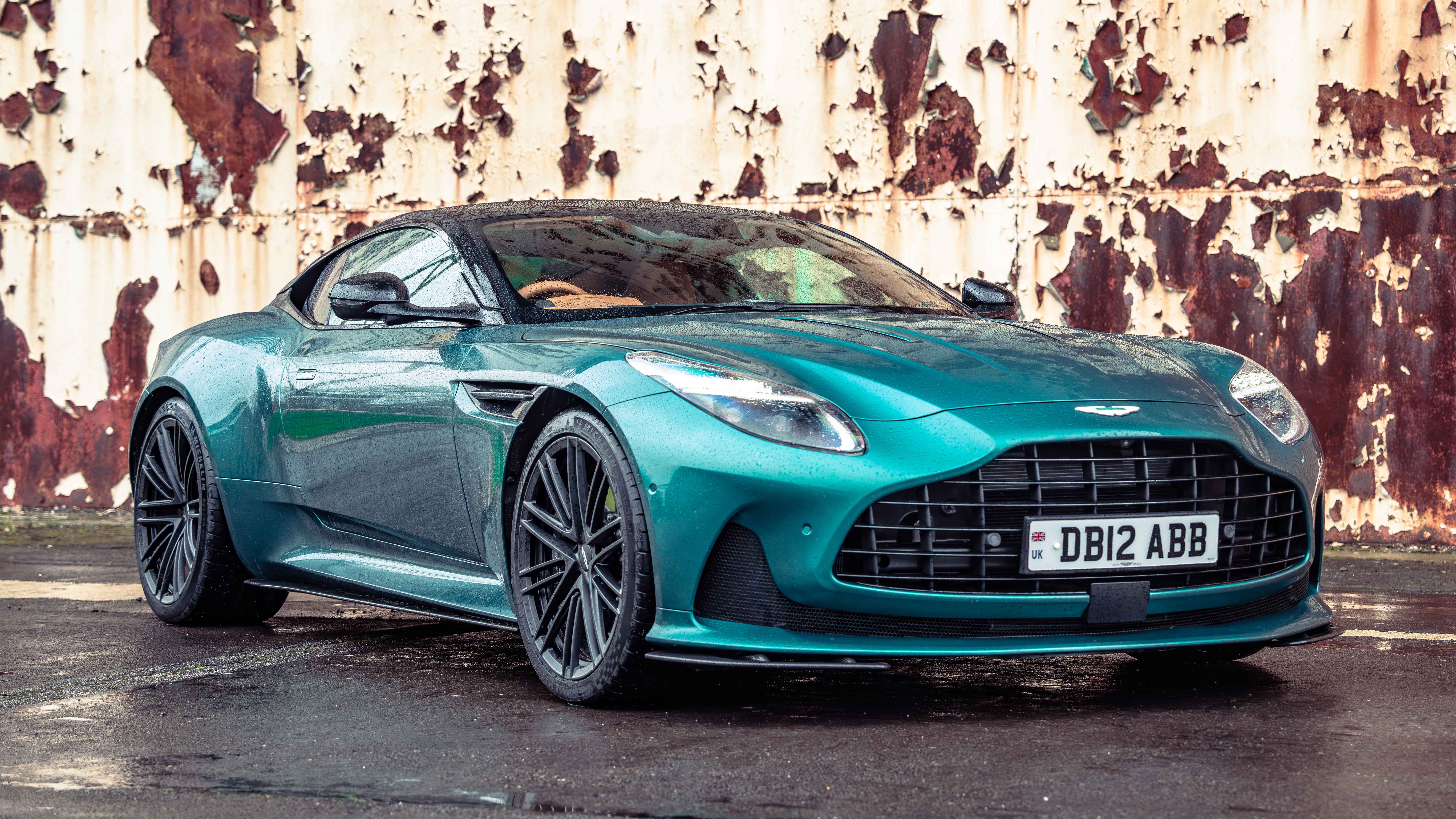 Aston Martin DB12