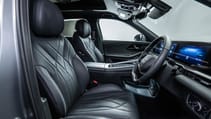 Omoda 9 front seats