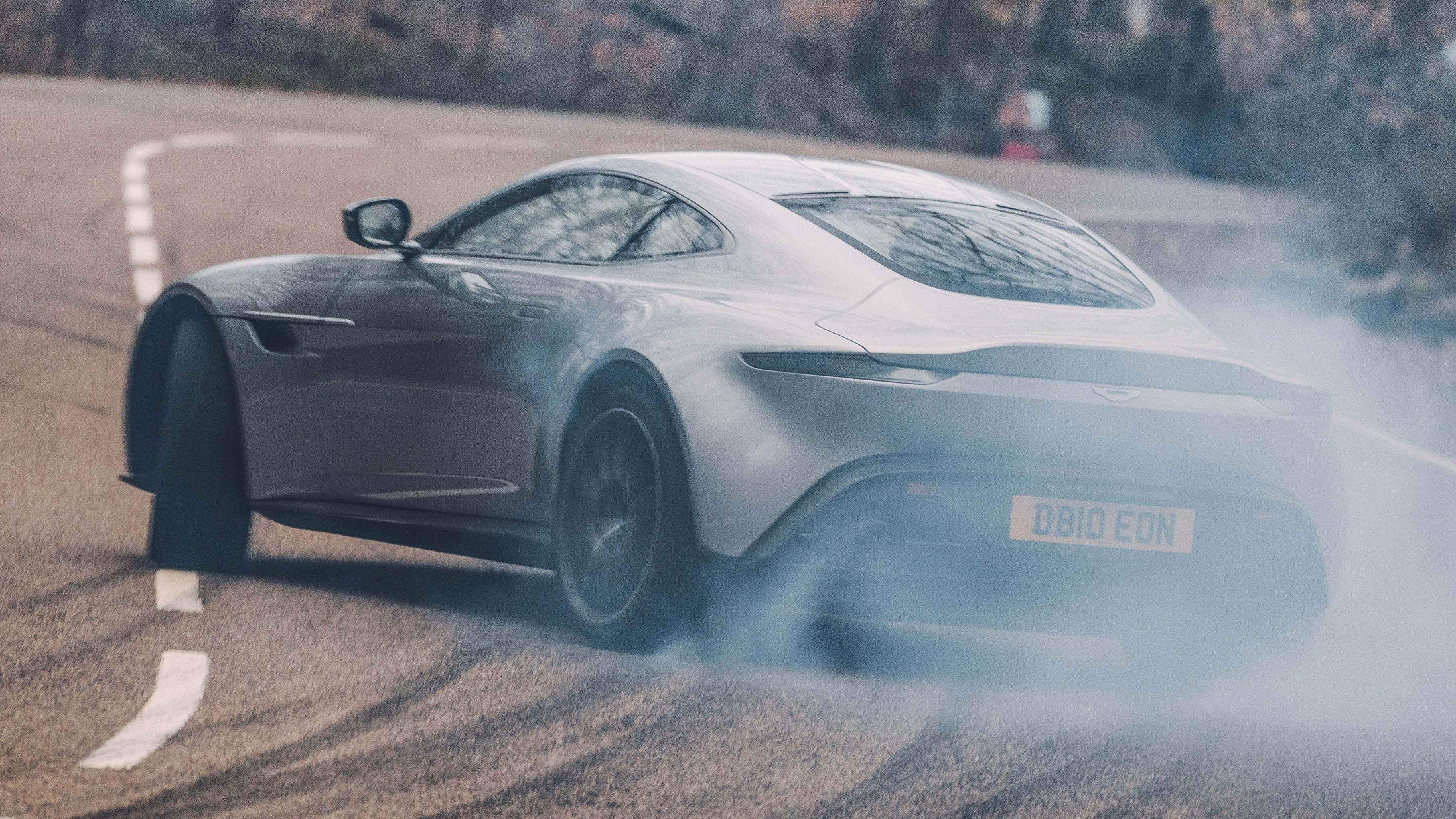 Aston Martin DB10