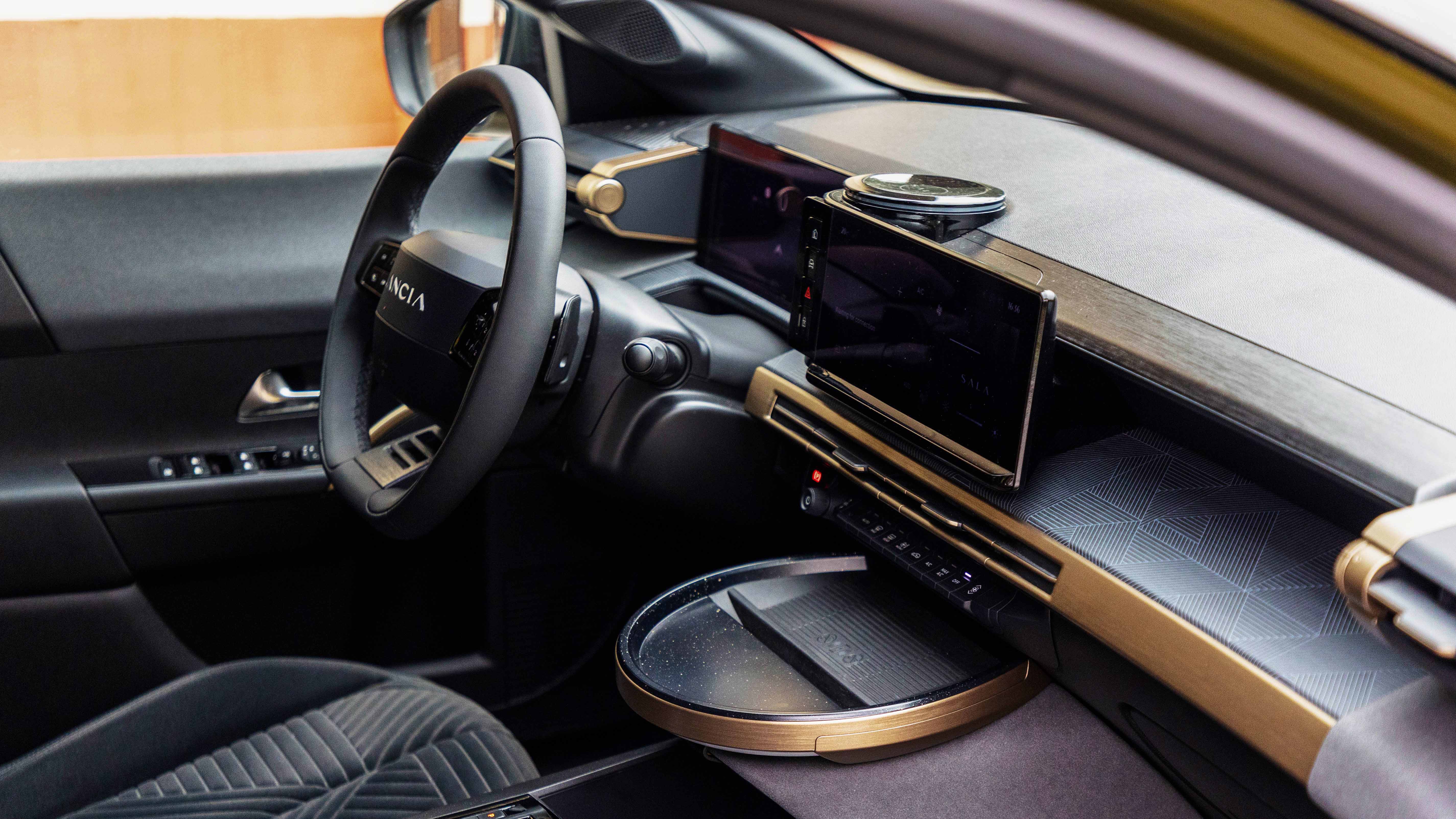 Lancia Ypsilon interior front dashboard
