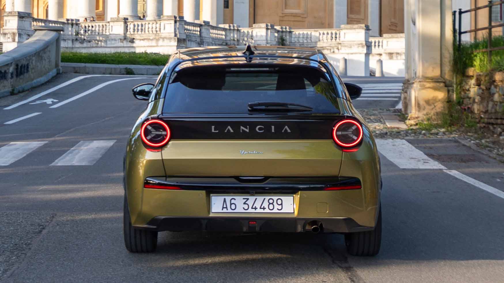 Lancia Ypsilon exterior rear dynamic