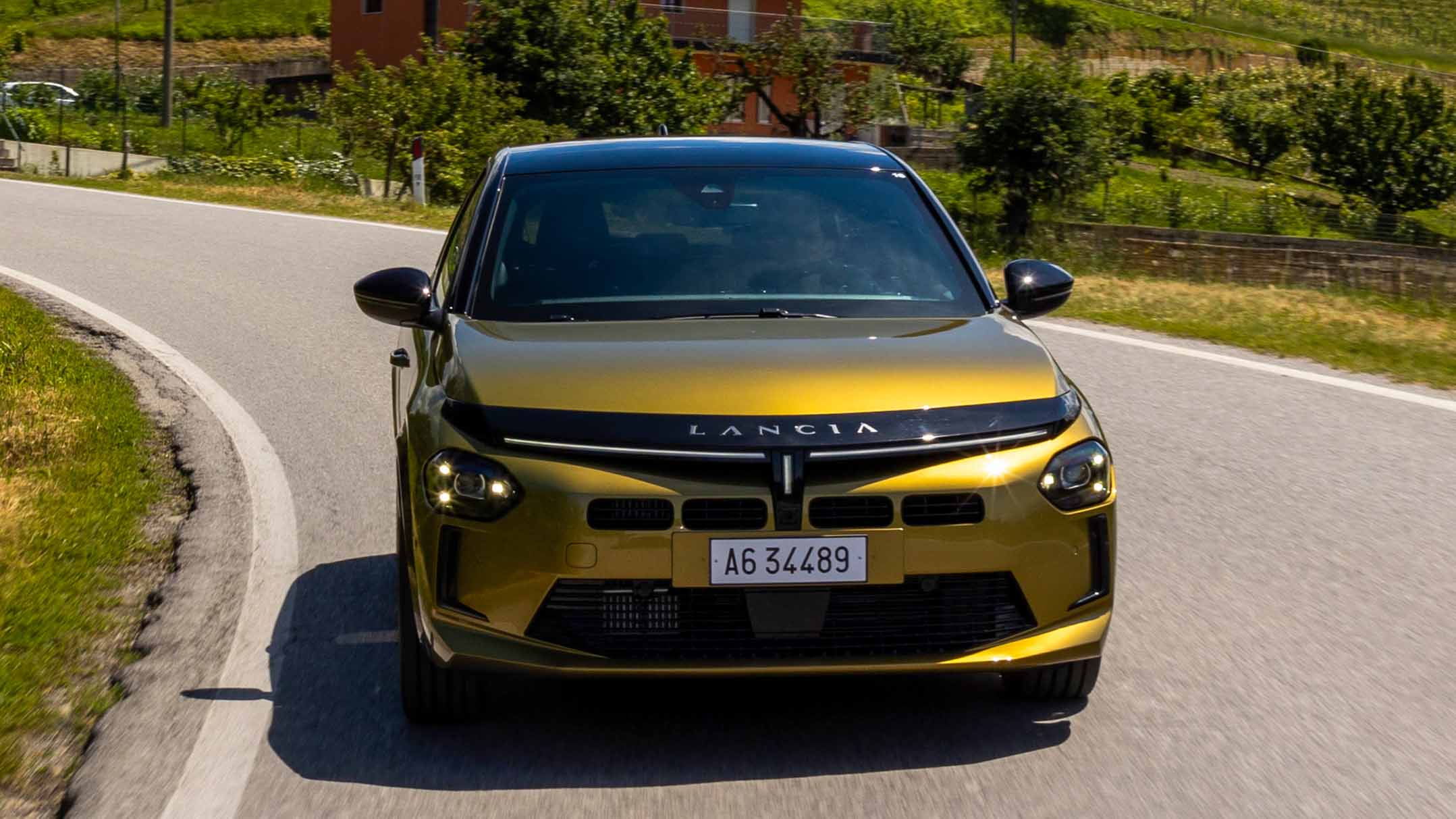 Lancia Ypsilon exterior front dynamic