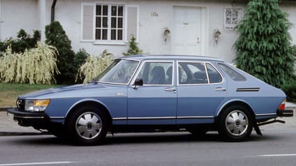 Saab 900 