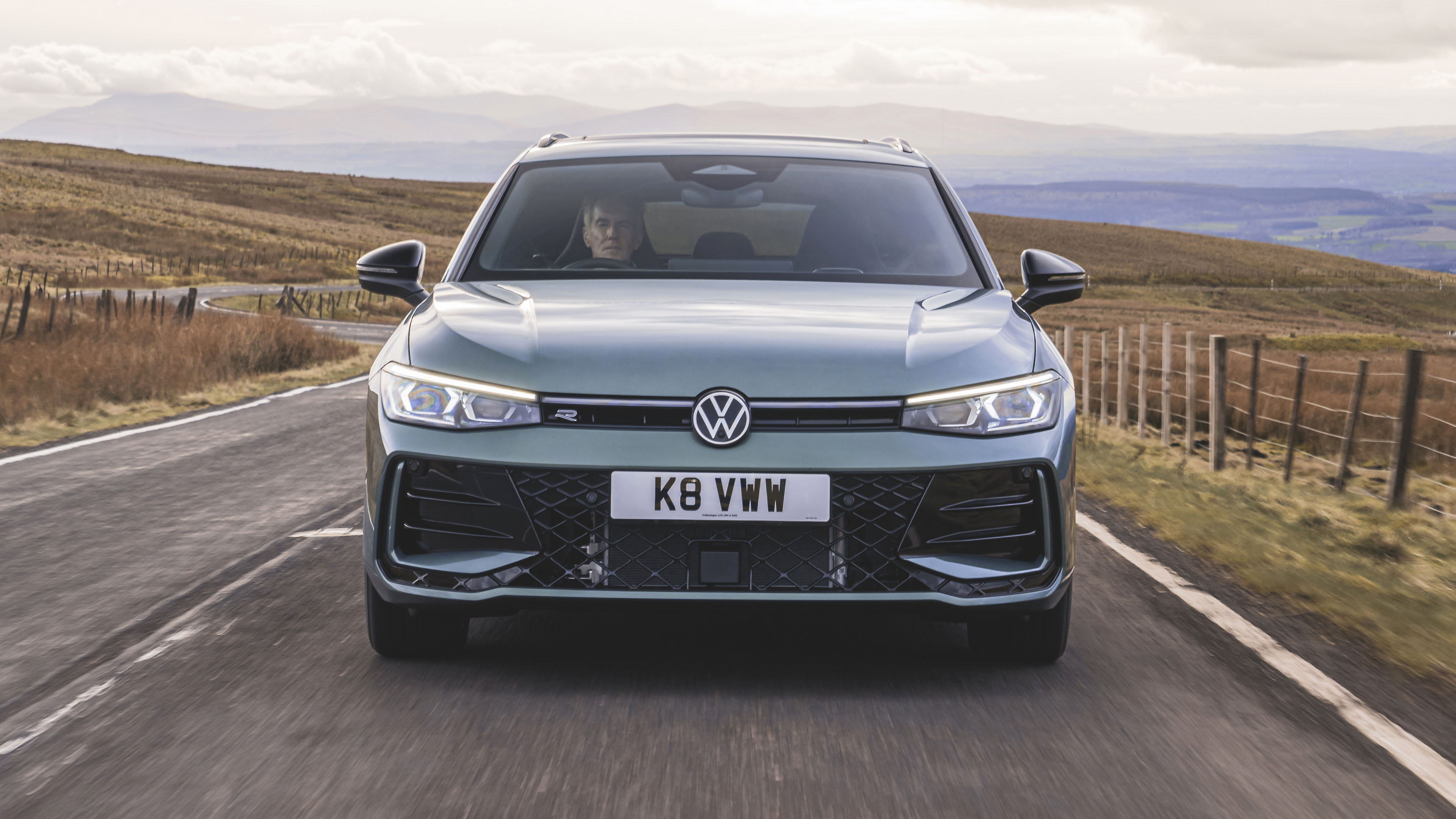 Volkswagen Passat R-Line 2.0 TSI estate Top Gear review 2025