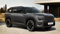 Static three quarter shot of Kia EV5 GT Line trim