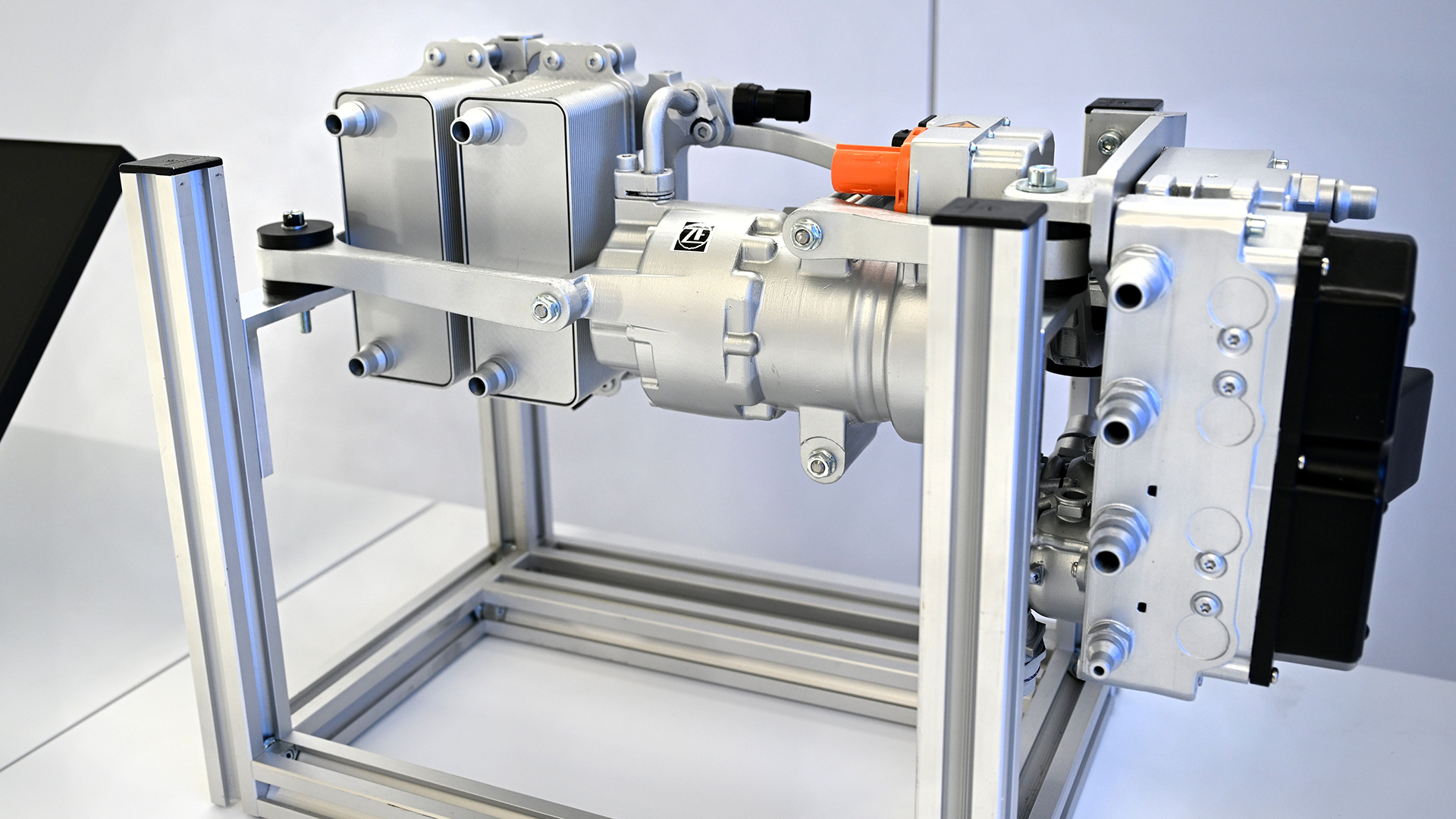 ZF's Thermas heat management system for the modular Select e-drive suite