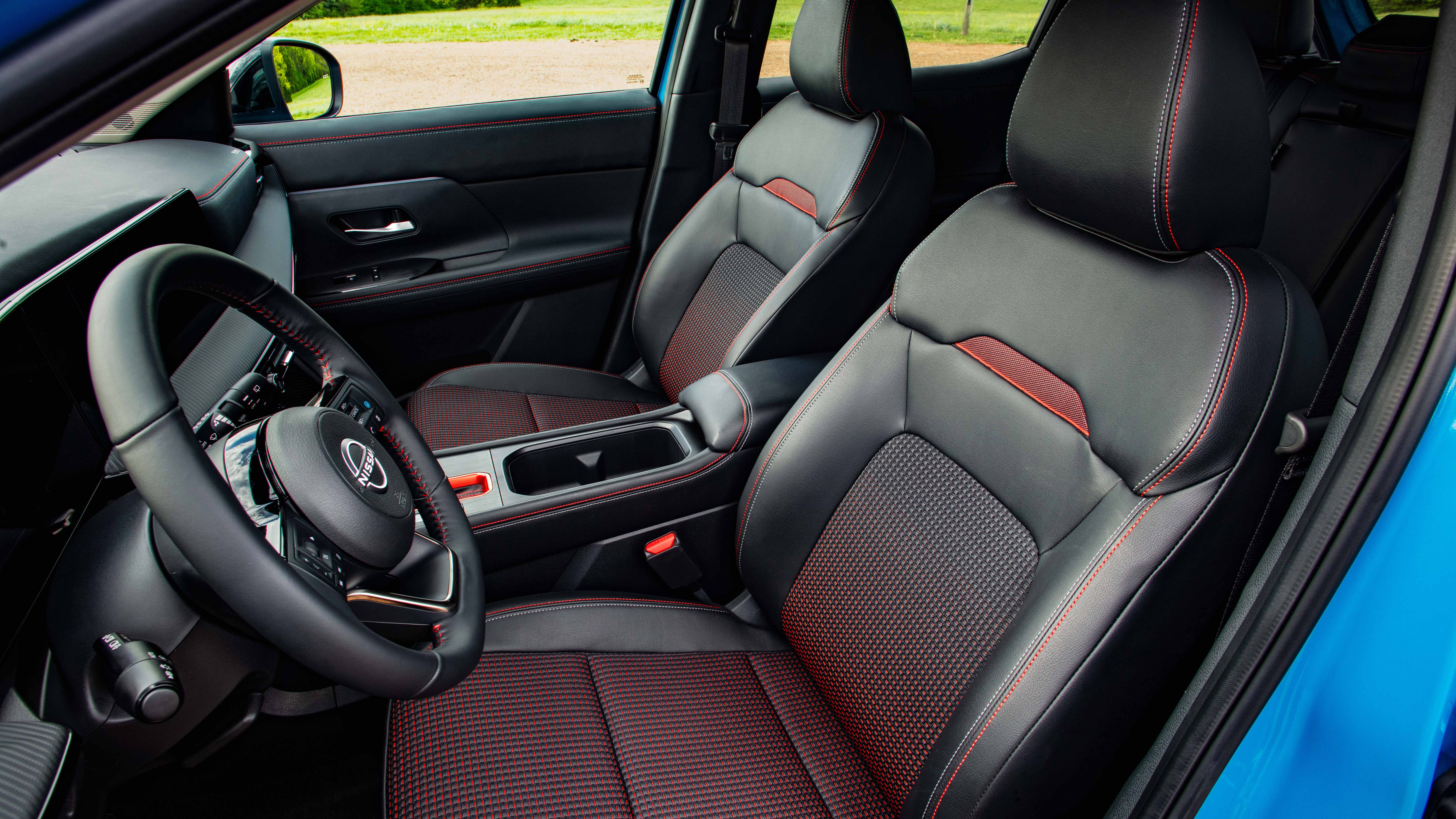 Nissan Kicks interior front seats