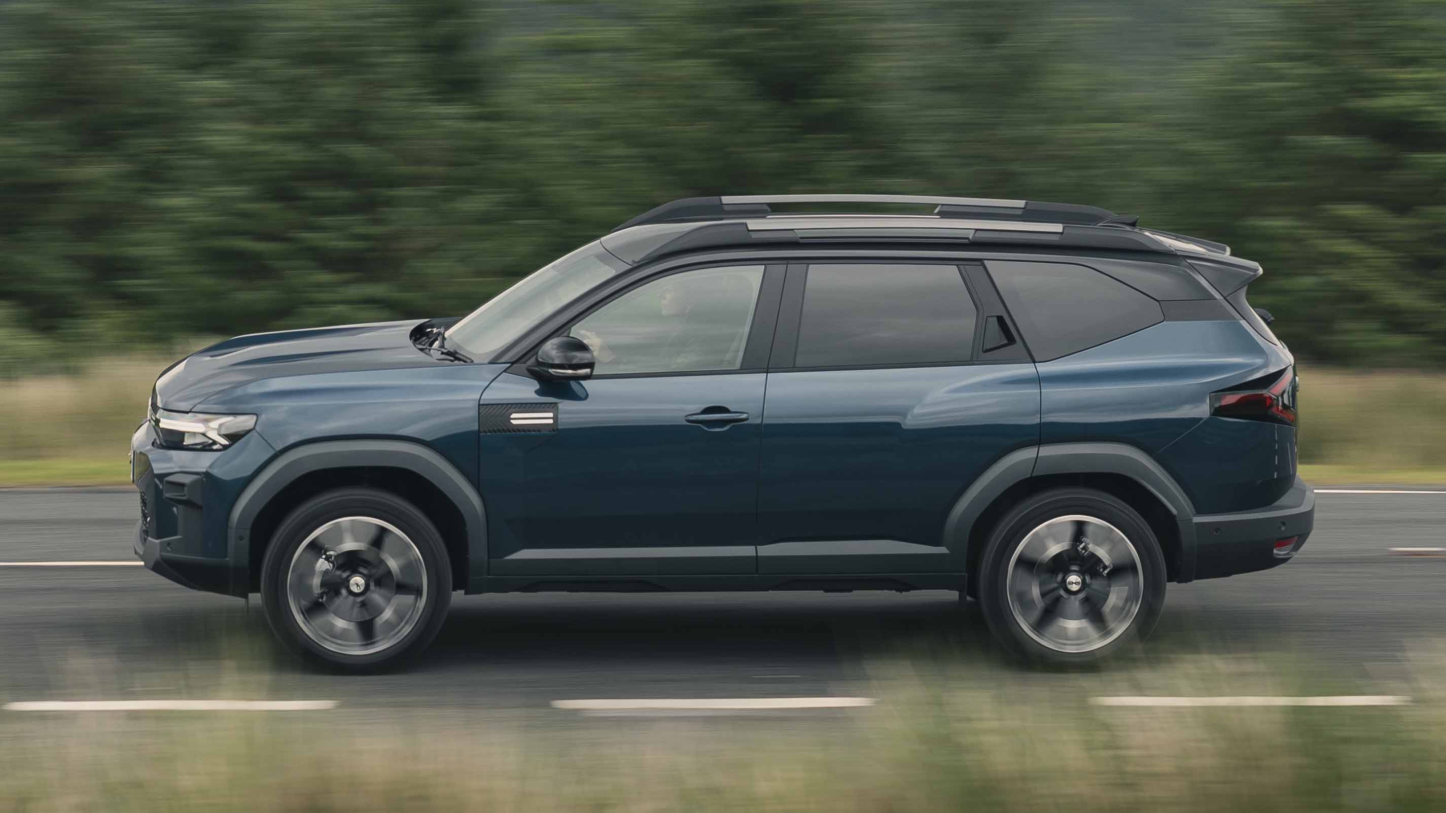 Dacia Bigster exterior side