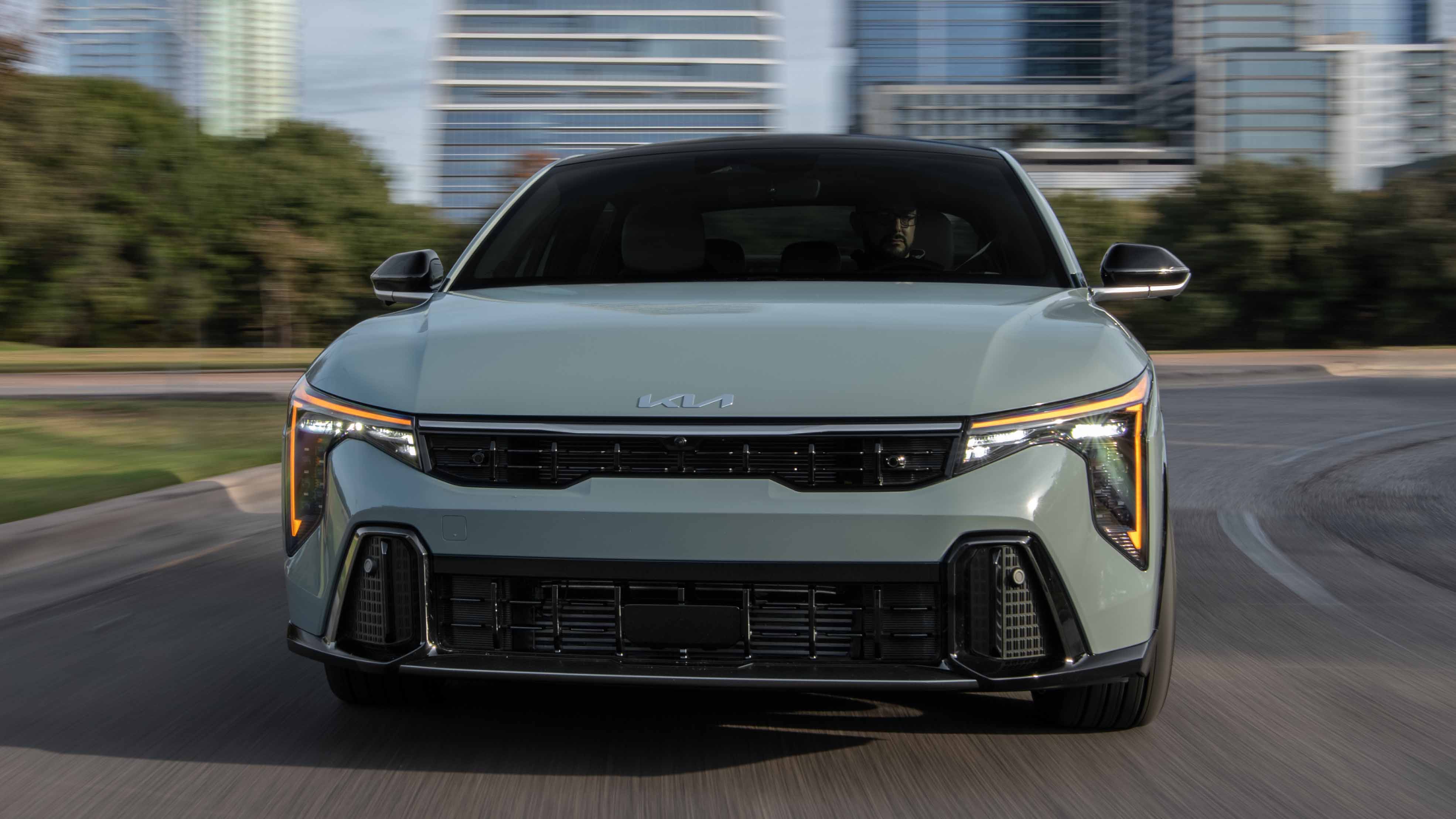 Kia K4 exterior front