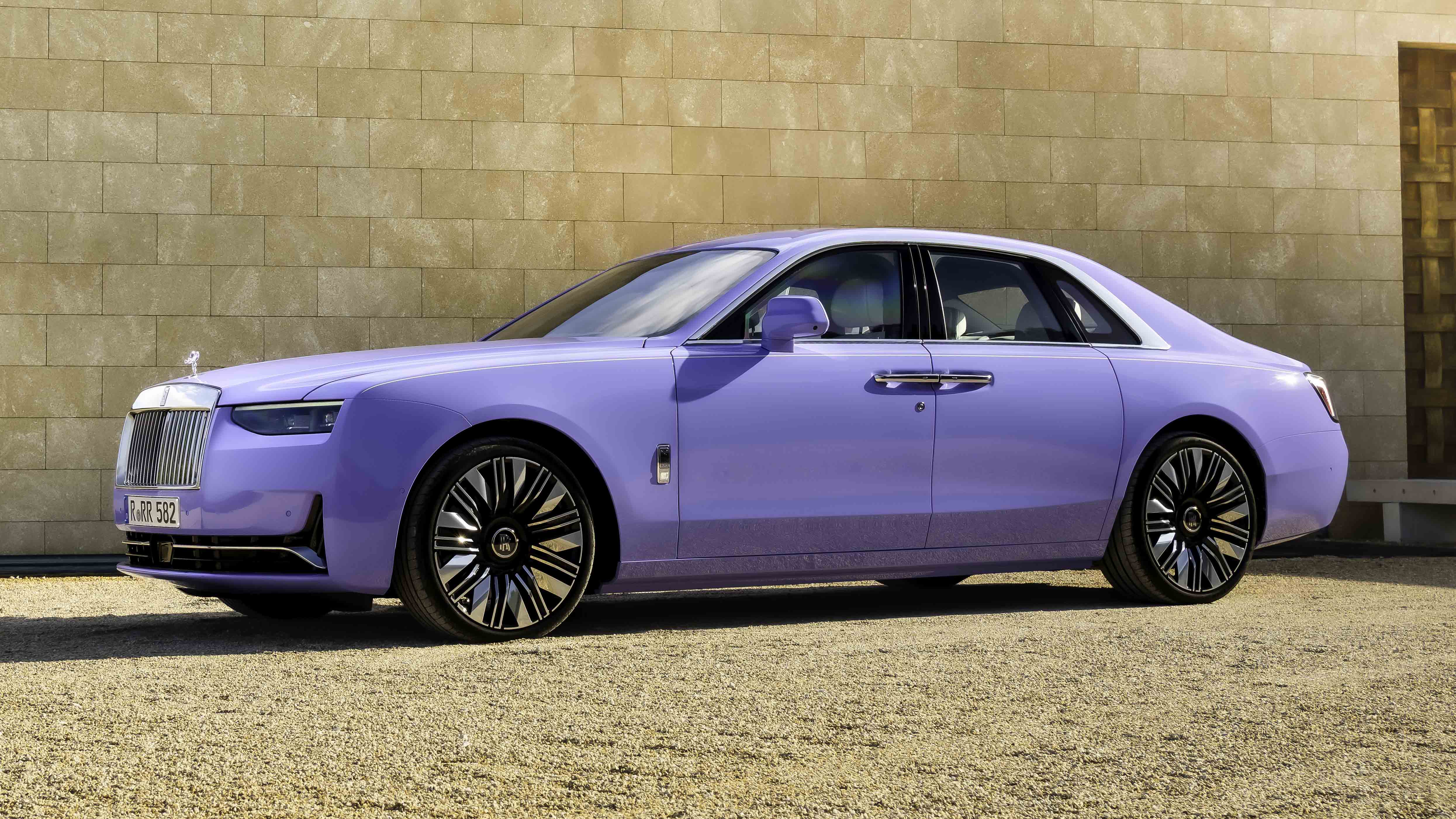 Rolls-Royce Ghost Series II front three quarter static
