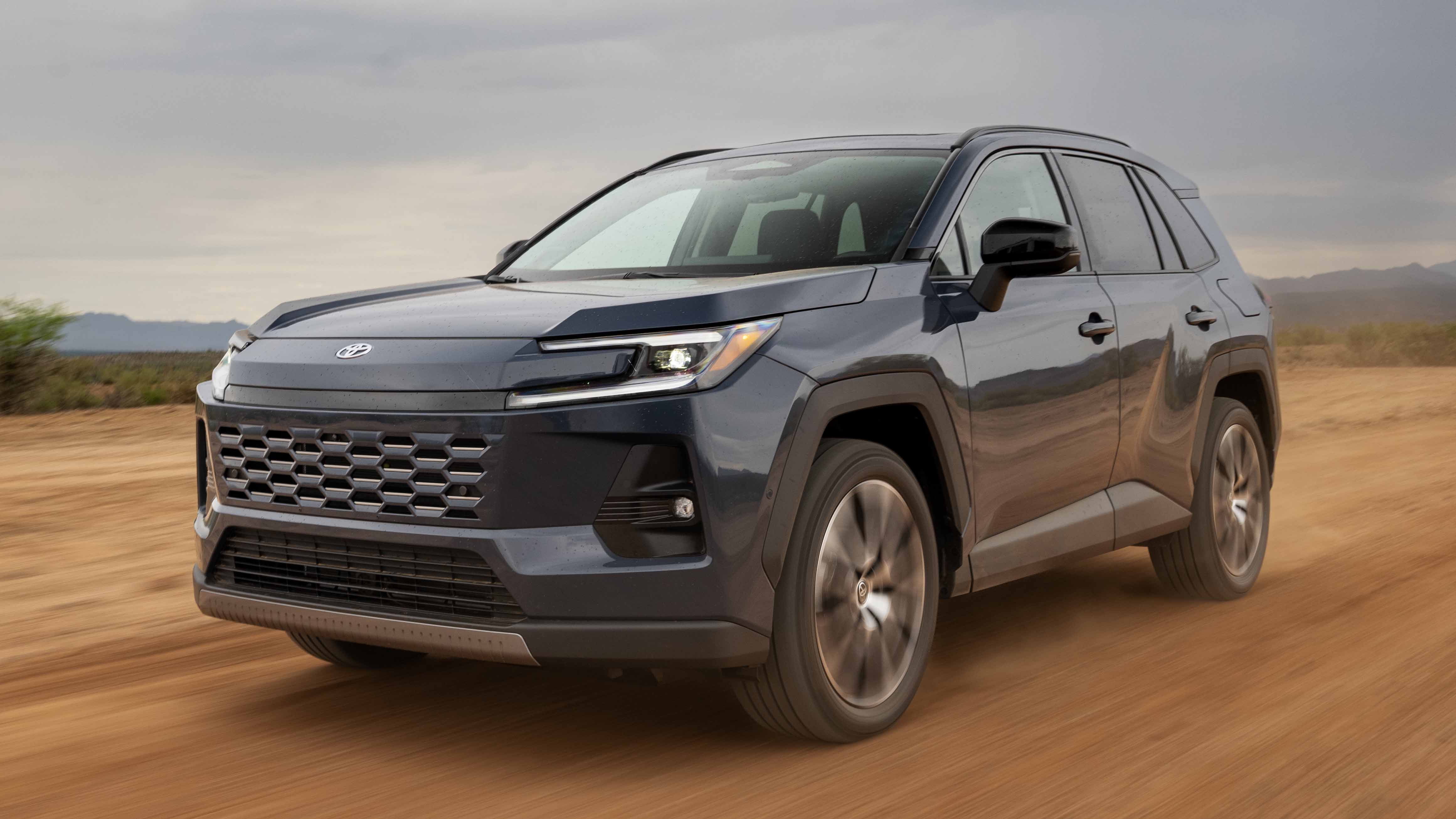 Toyota RAV4 HEV Limited exterior front off-road