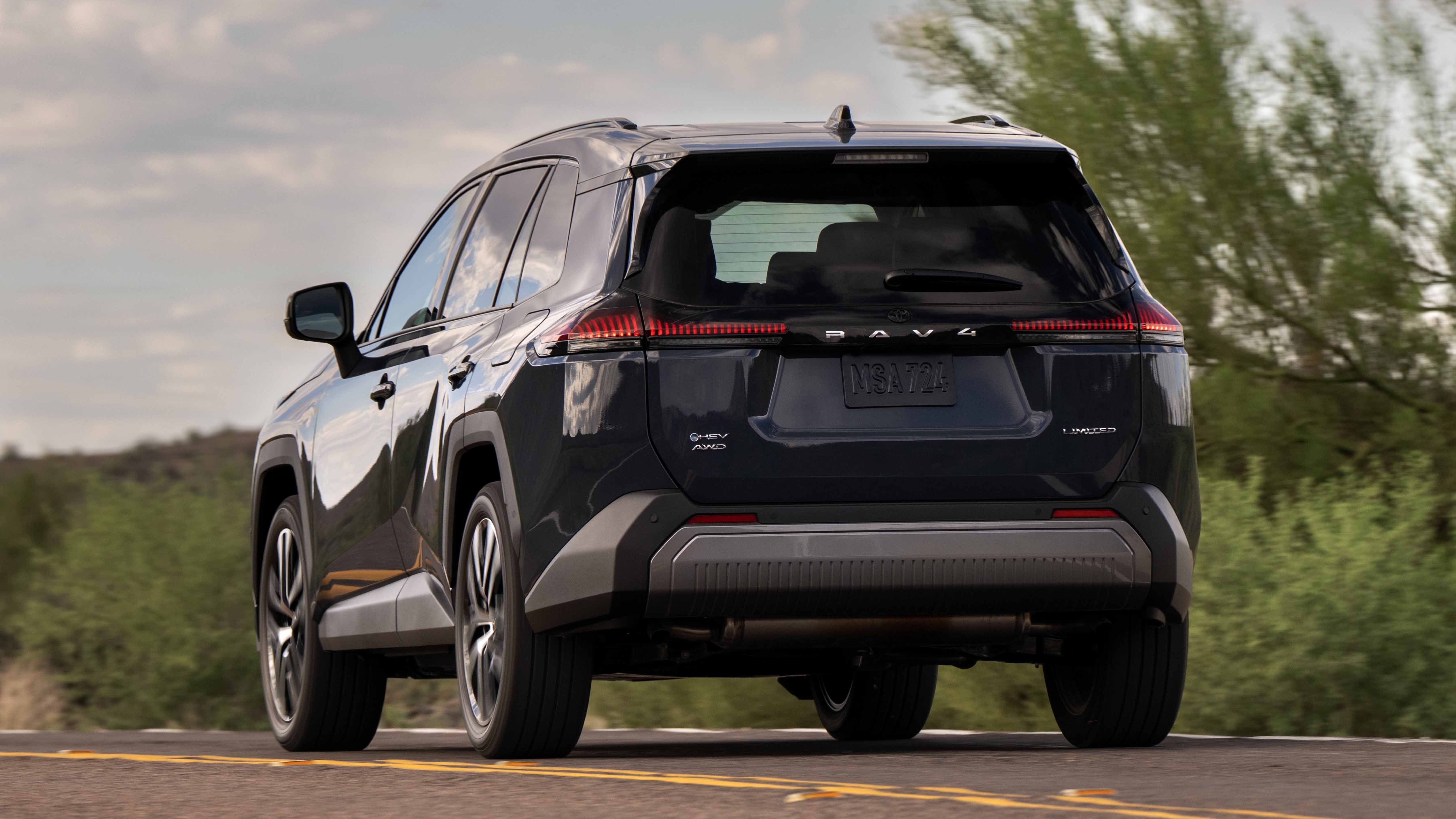 Toyota RAV4 HEV Limited exterior rear