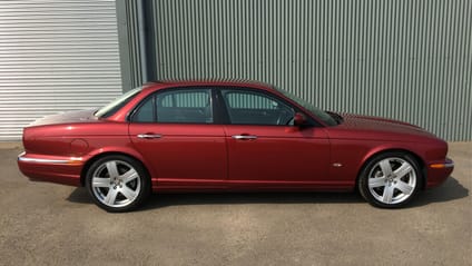 Jaguar XJR