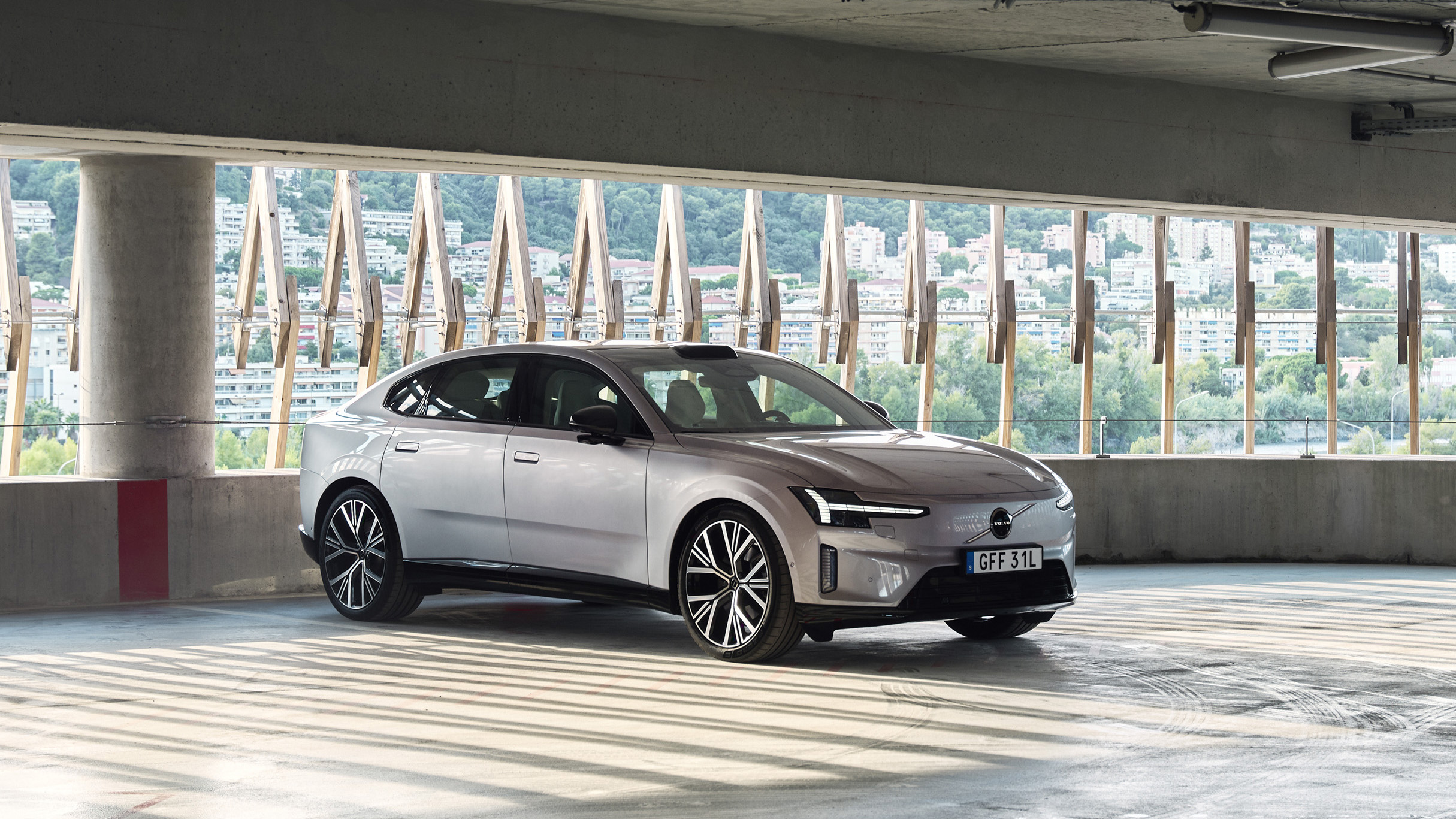 2025 Volvo ES90 front parked up