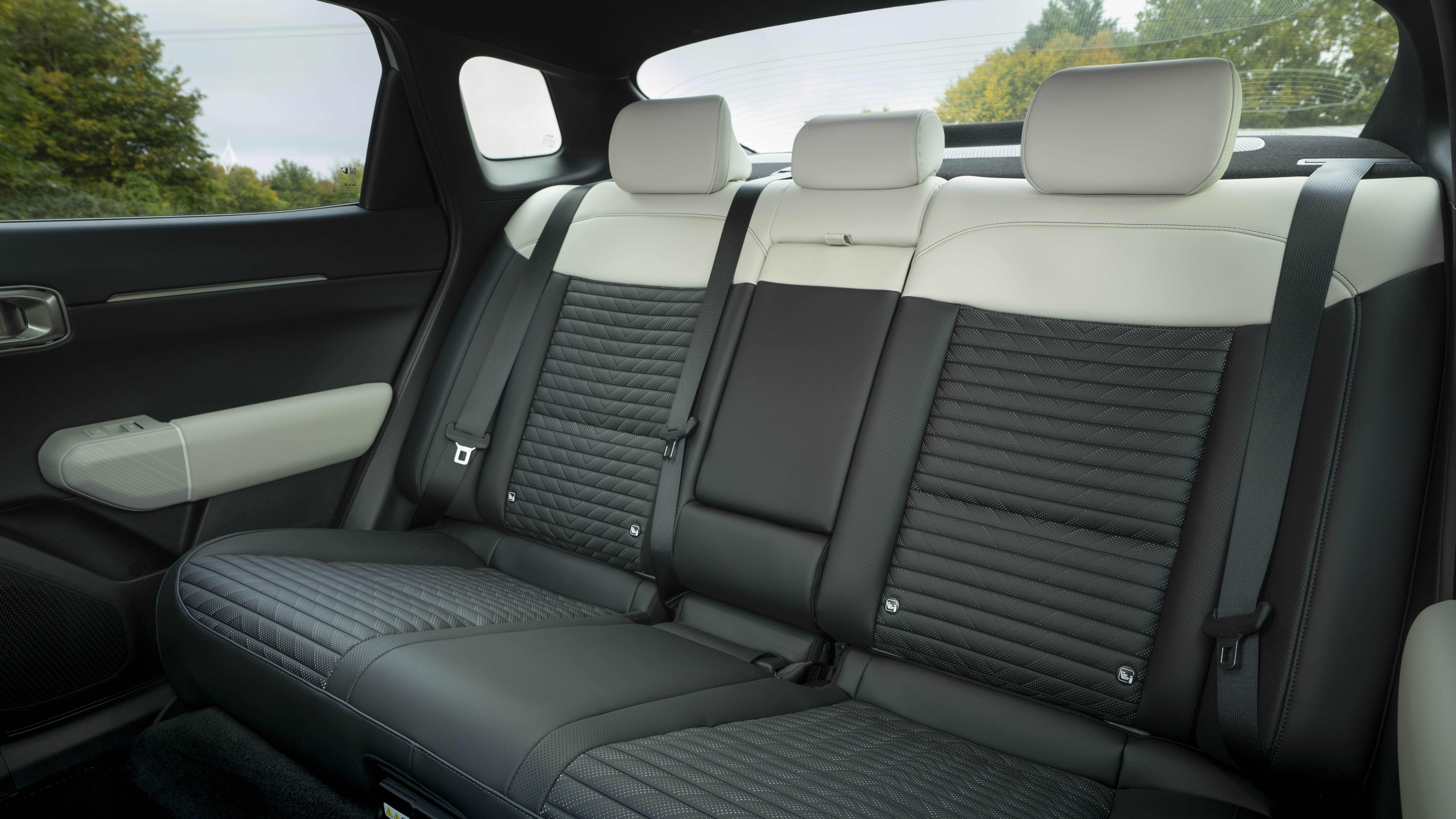 Kia EV4 Fastback Top Gear