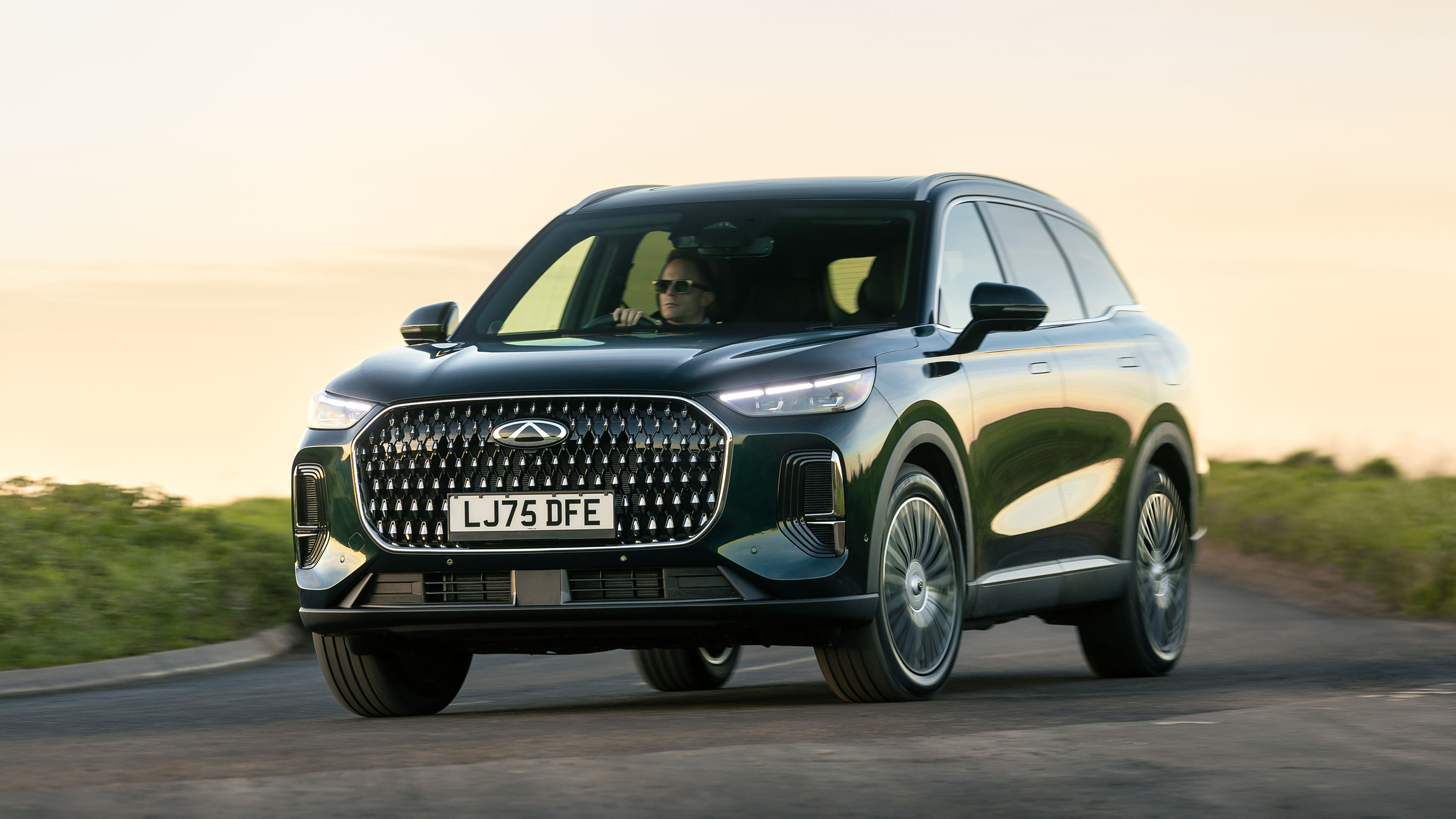 2025 Chery Tiggo 9 review Top Gear cornering