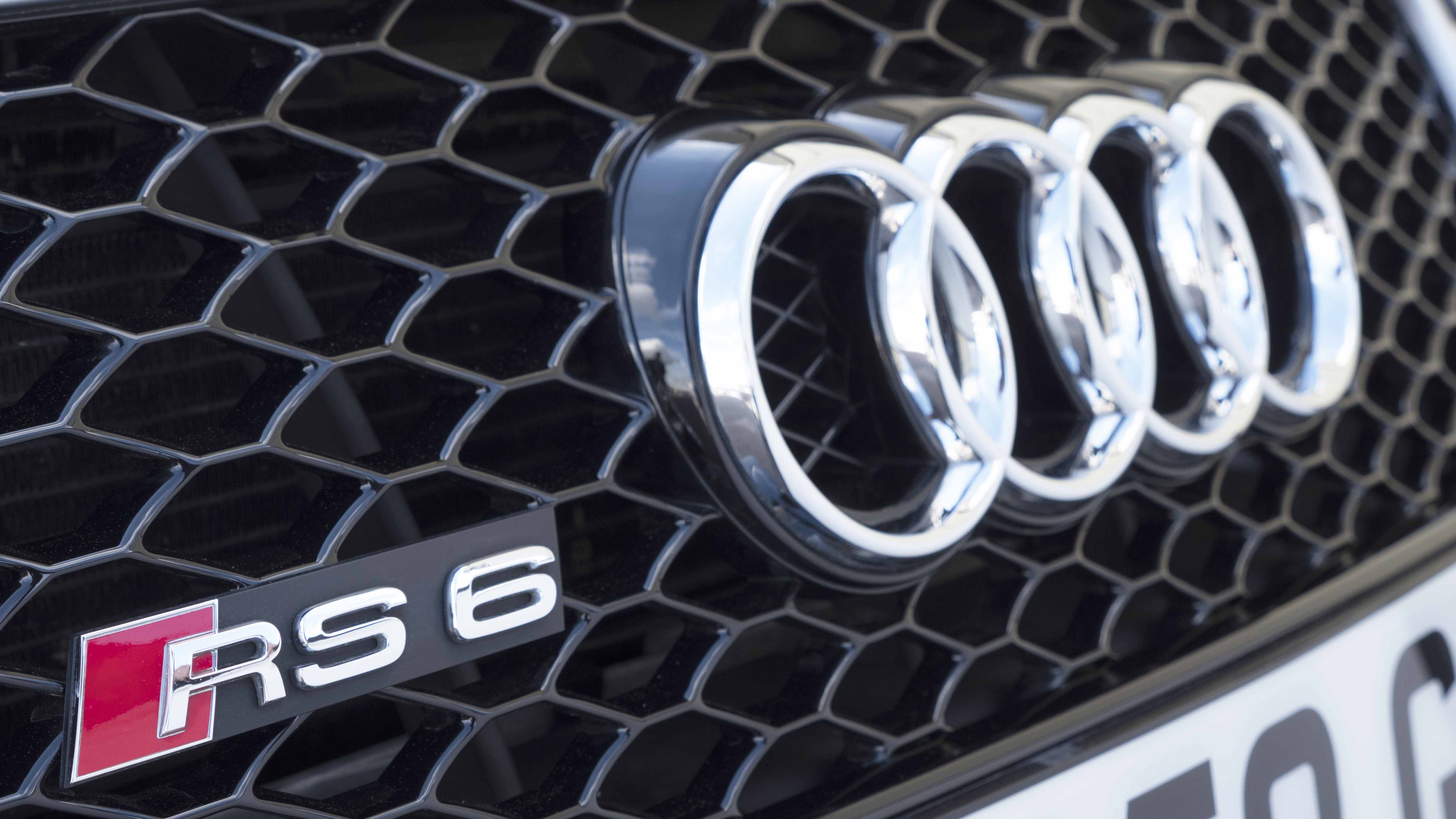 Audi RS6 Avant 2008 exterior badges