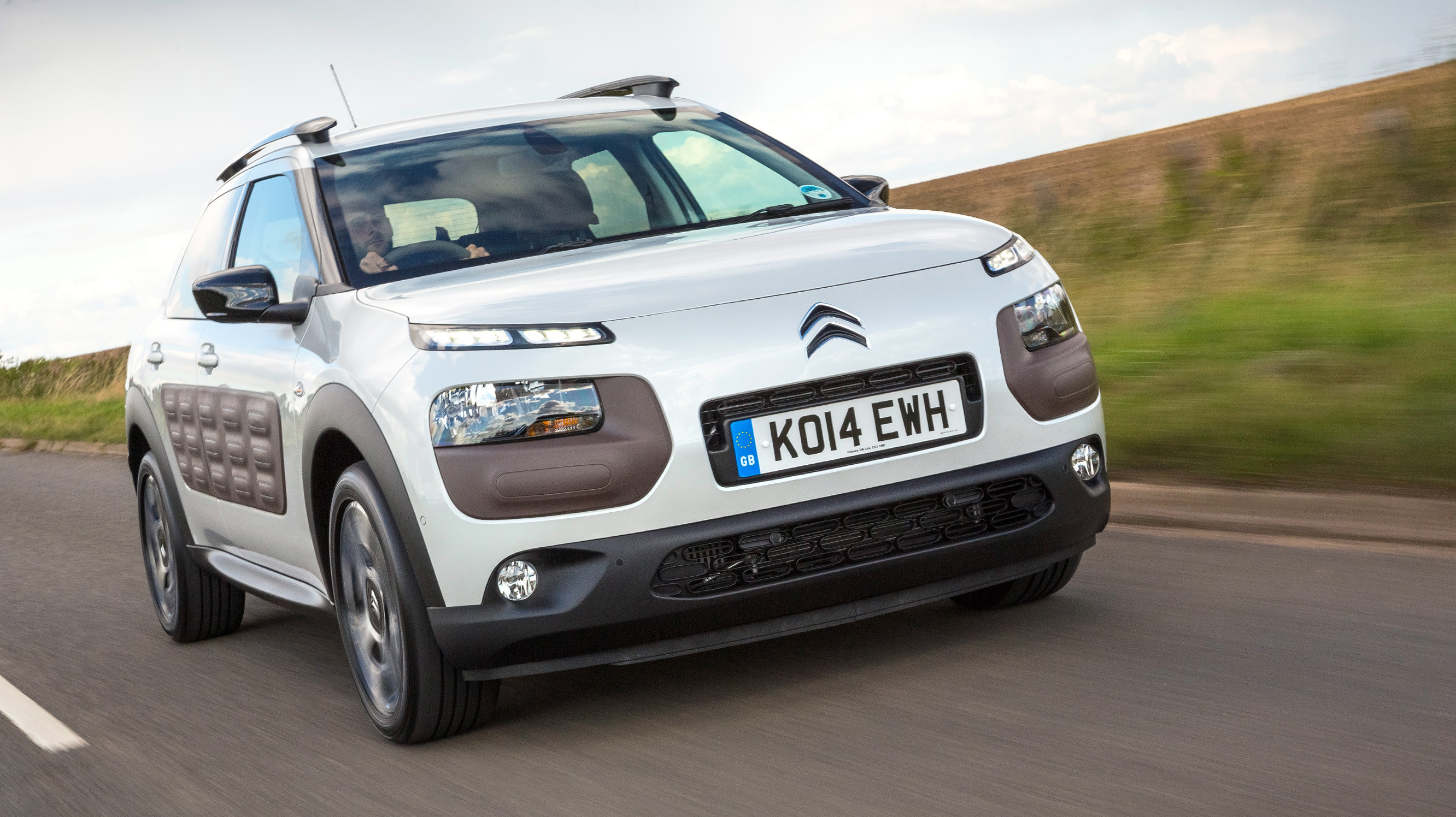 buyers_guide_-_citroen_c4_cactus_2014_-_front_quarter_0.jpg