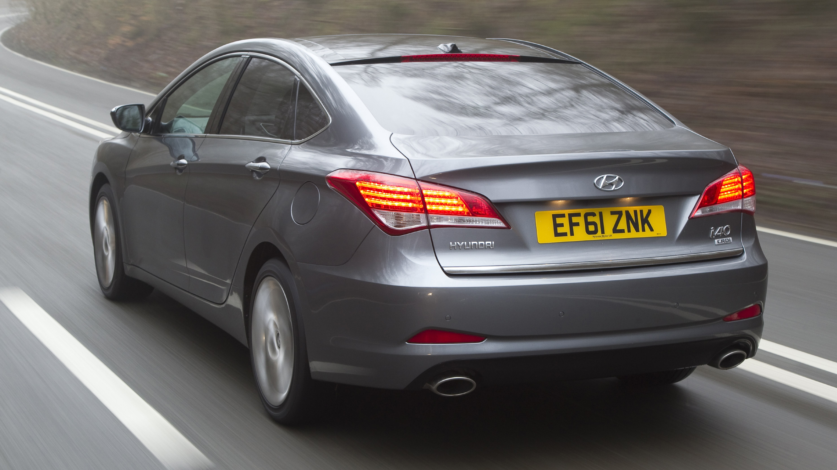 buyers_guide_-_hyundai_i40_2014_-_rear_quarter.jpg