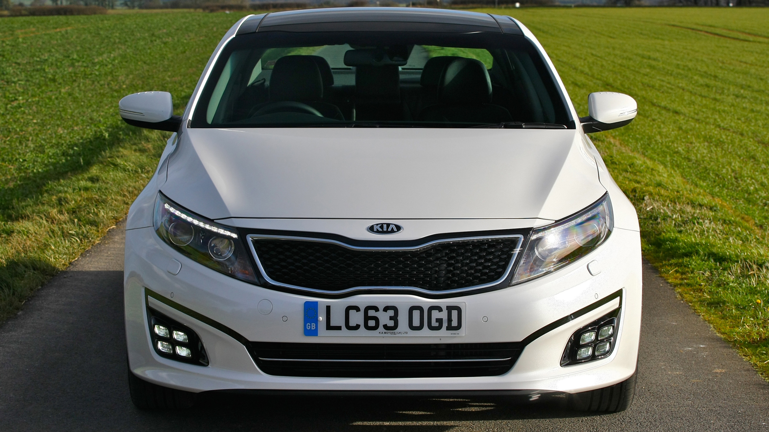 buyers_guide_-_kia_optima_2014_-_front.jpg