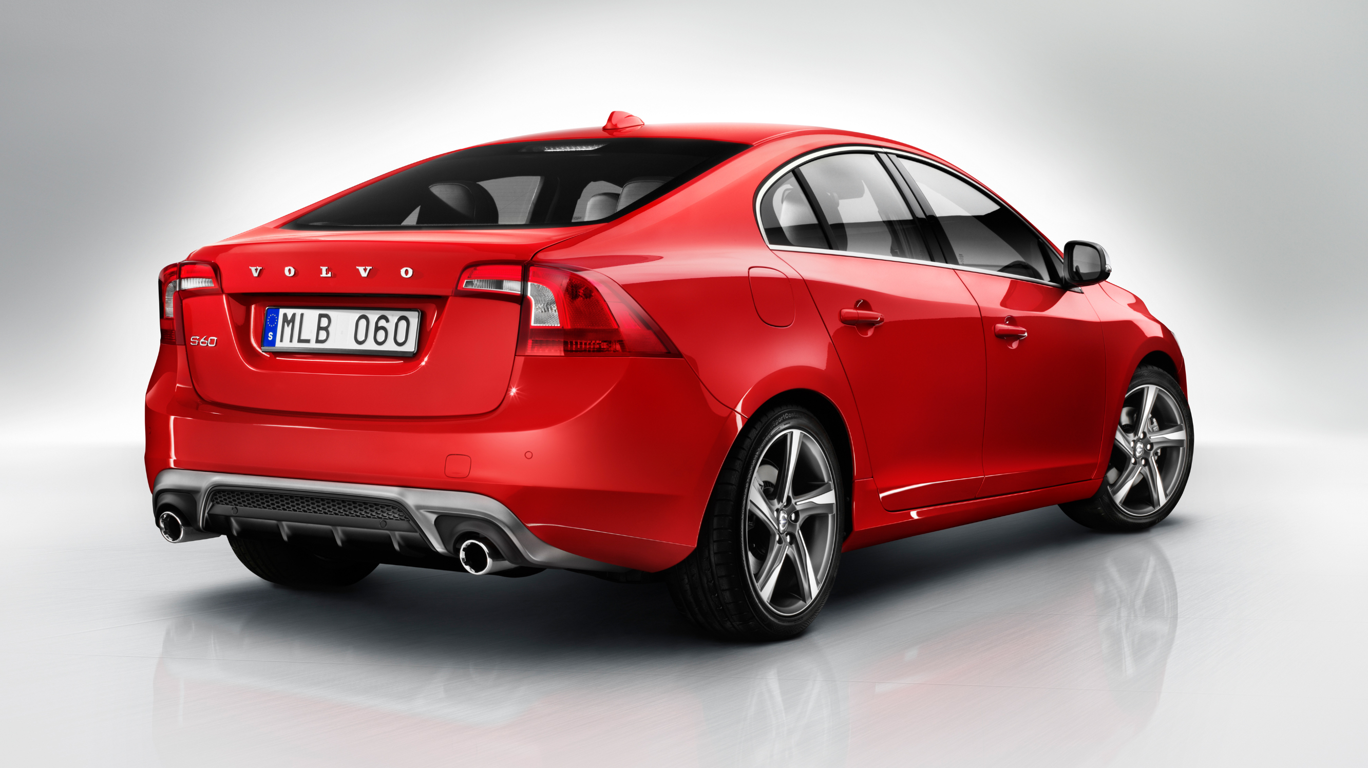 buyers_guide_-_volvo_s60_2014_-_rear.jpg