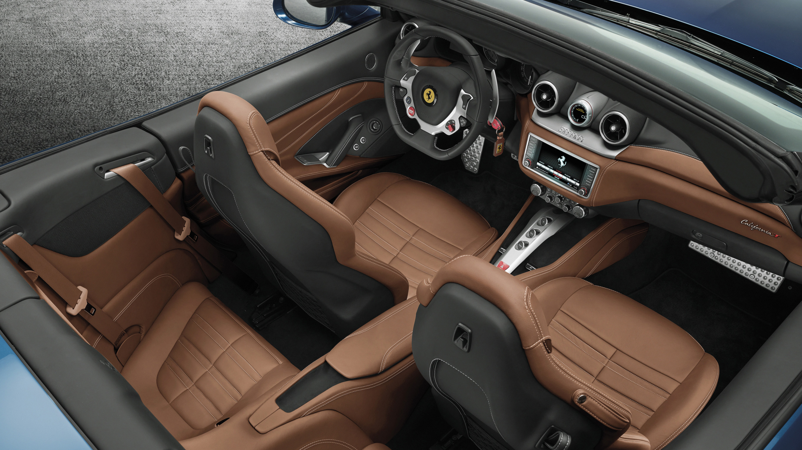 buyers_guide_-_ferrari_california_t_2014_-_interior.jpg