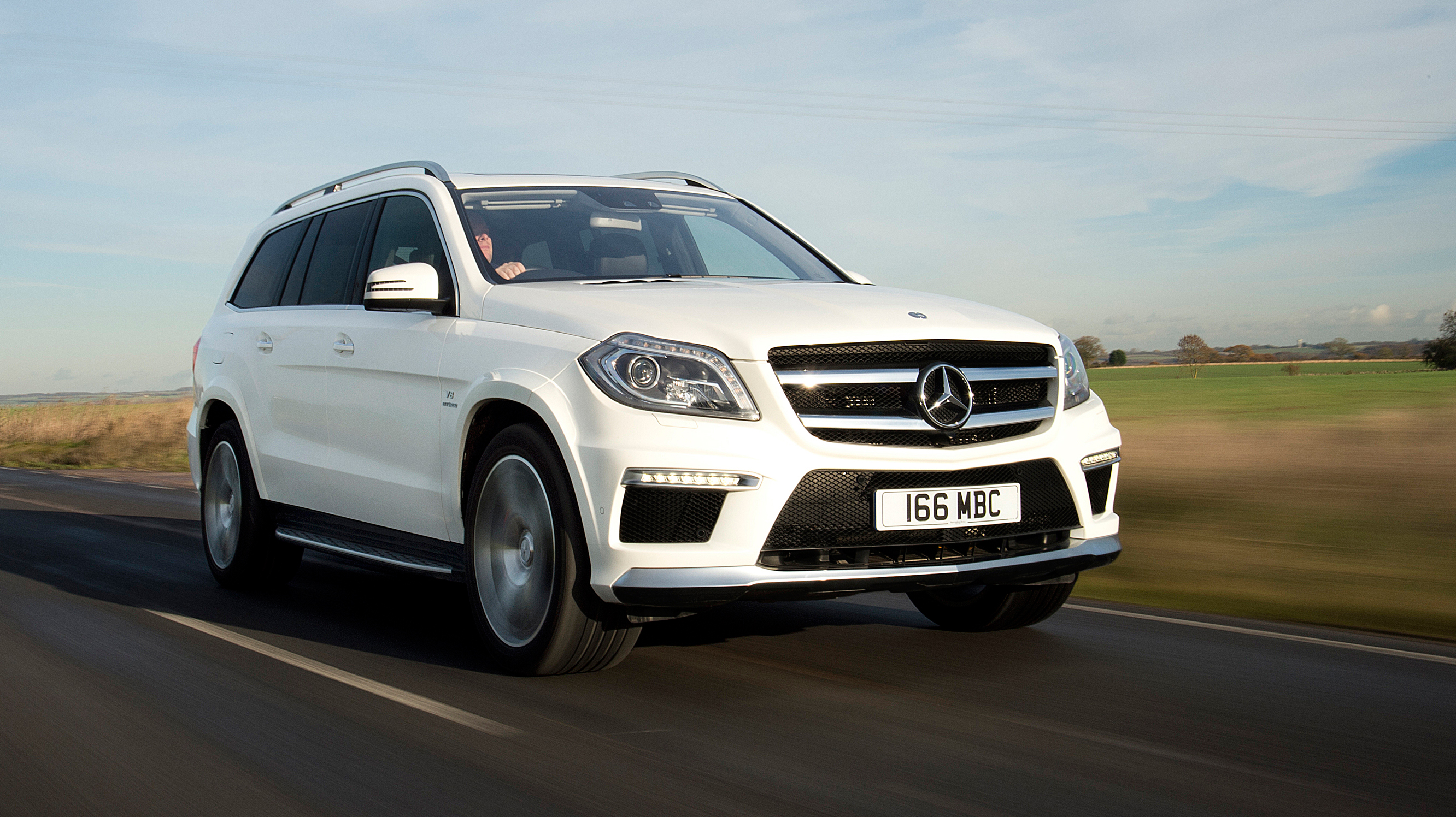 buyers_guide_-_mercedes_gl-class_2014_-_front_quarter.jpg