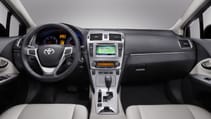 buyers_guide_-_toyota_avensis_2014_-_interior.jpg